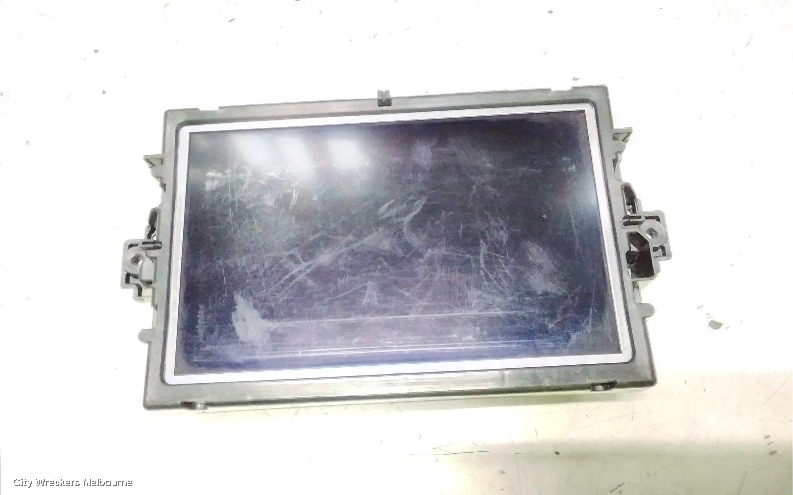 MERCEDES M CLASS RADIO/CD/DVD/SAT/TV, HEAD UNIT, W/ SAT NAV & MULTIMEDIA CONTROLS, W166, 03/2012 - 01/2016 - Image 2