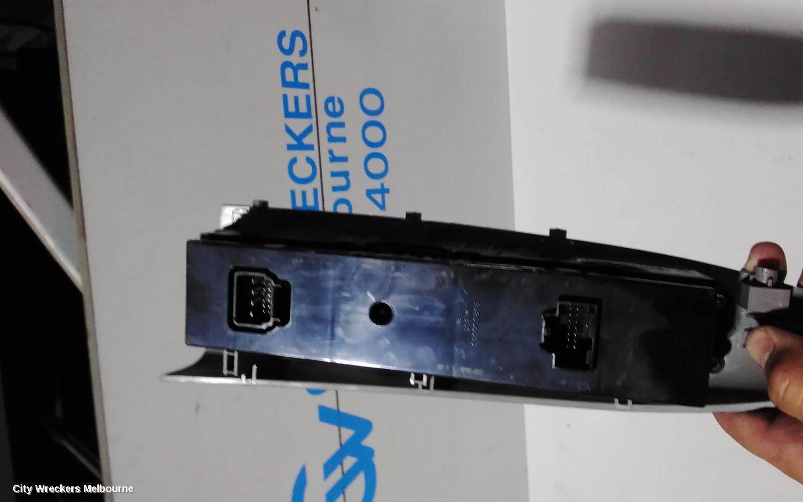 KIA CARNIVAL/GRAND CARNIVAL PWR DR WIND SWITCH, RH FRONT (MASTER SWITCH), W/ POWER SLIDE REAR DOORS TYPE, VQ, 01/2006 - 12/2014 - Image 3