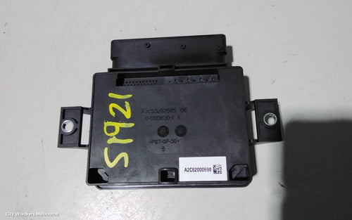 AUDI A5 ECU, GATEWAY CONTROL MODULE, 8F/8T, 10/2007 - 11/2016 - Image 2