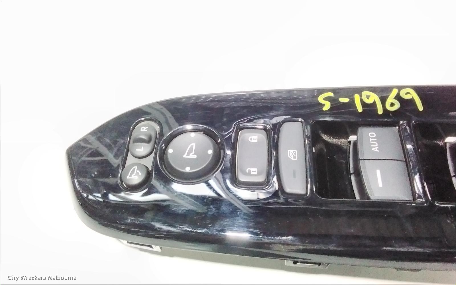 HONDA CRV PWR DR WIND SWITCH, RH FRONT (MASTER SWITCH), W/ AUTO DOWN ON RHF ONLY, RW, 05/2017 ONWARDS - Image 3