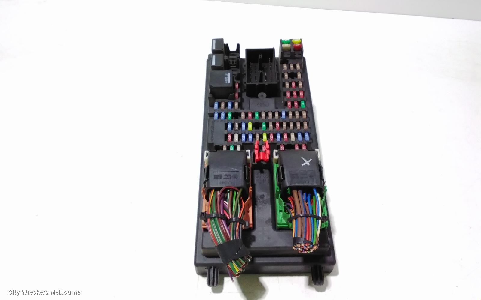 LAND ROVER RANGEROVER SPORT FUSE BOX, UNDER DASH, L320, 08/2005 - 12/2013 - Image 2