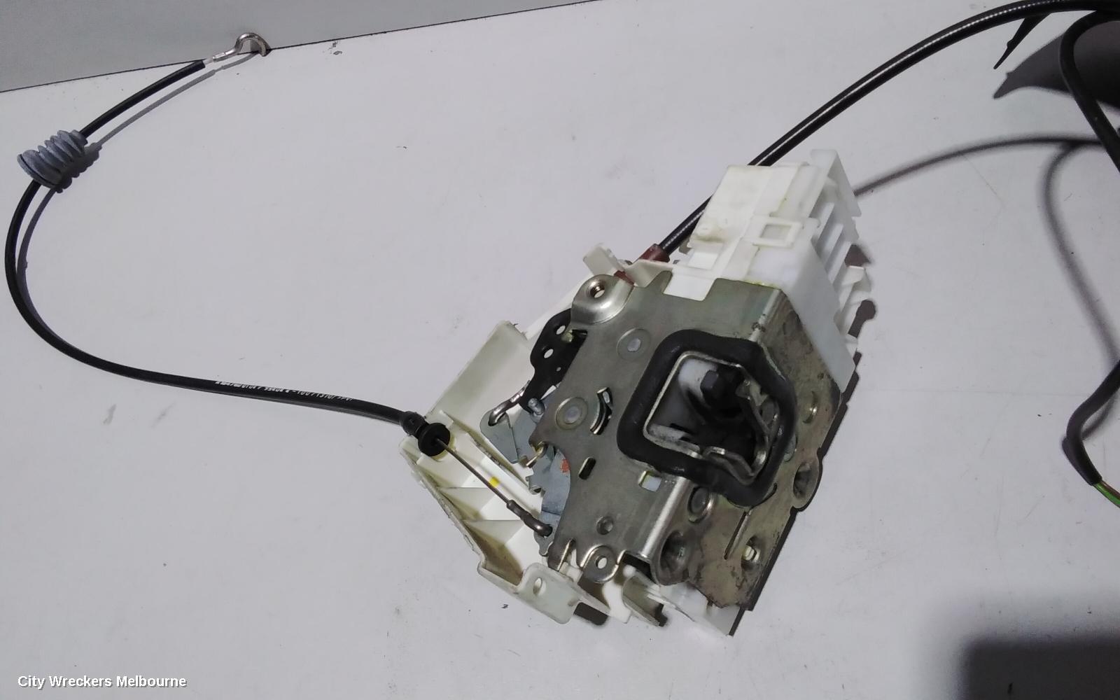MERCEDES M CLASS DOOR/BOOT/GATE LOCK, RIGHT FRONT DOOR LOCK, NON KEYLESS START TYPE, W164, 09/2005 - 12/2011 - Image 2