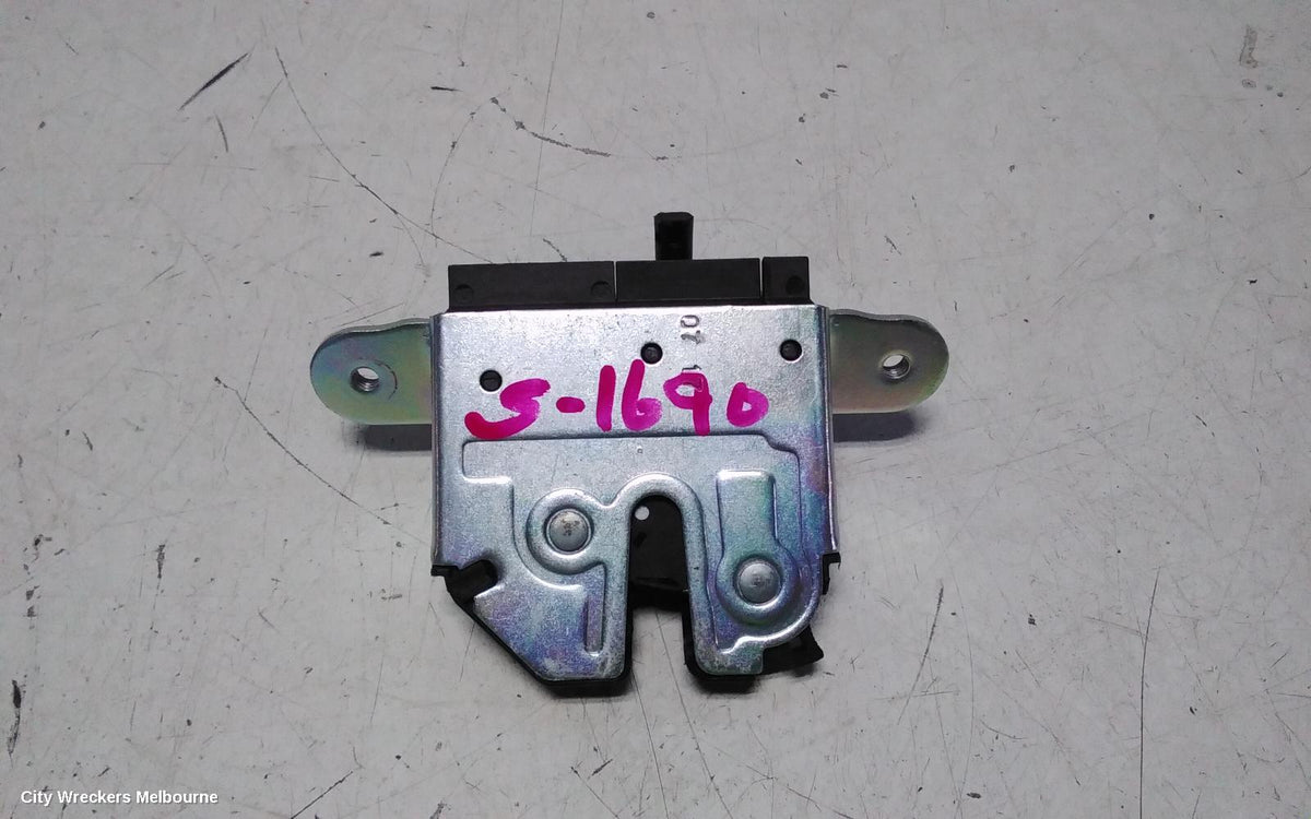 HOLDEN ASTRA DOOR/BOOT/GATE LOCK, TAILGATE LOCK, BK, 5DR HATCH, 09/2016 ONWARDS - Image 1