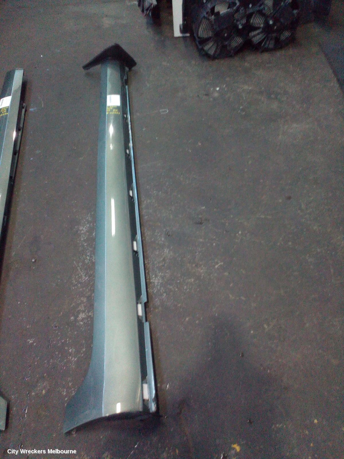 HOLDEN COMMODORE SIDE STEP/SKIRT, VF, ASSY, SEDAN, EVOKE/INTERNATIONAL/CALAIS, 05/2013 - 12/2017 - Image 1