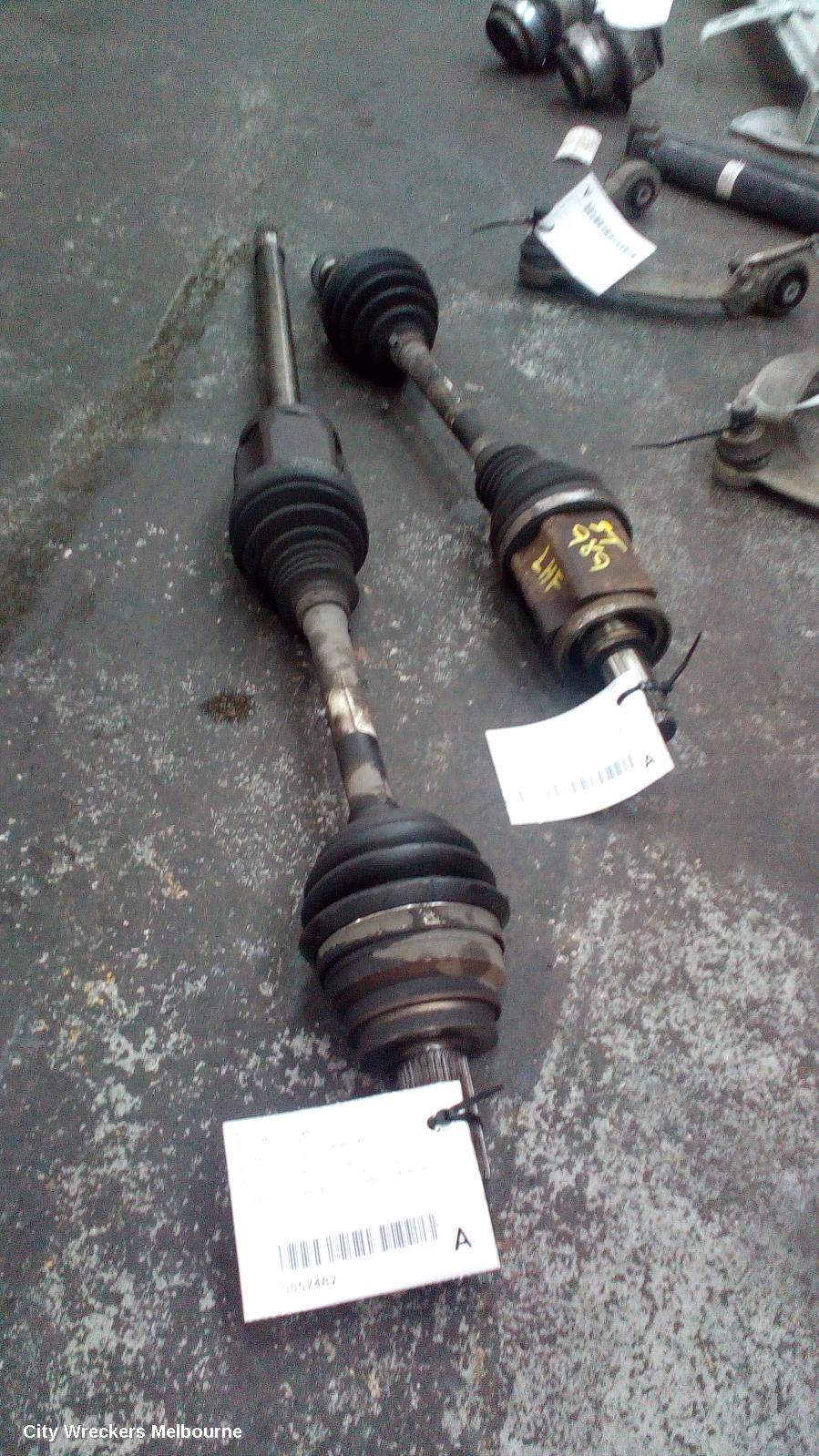BMW X5 RIGHT DRIVESHAFT, FRONT, PETROL, E70, 03/2007 - 08/2013 - Image 1