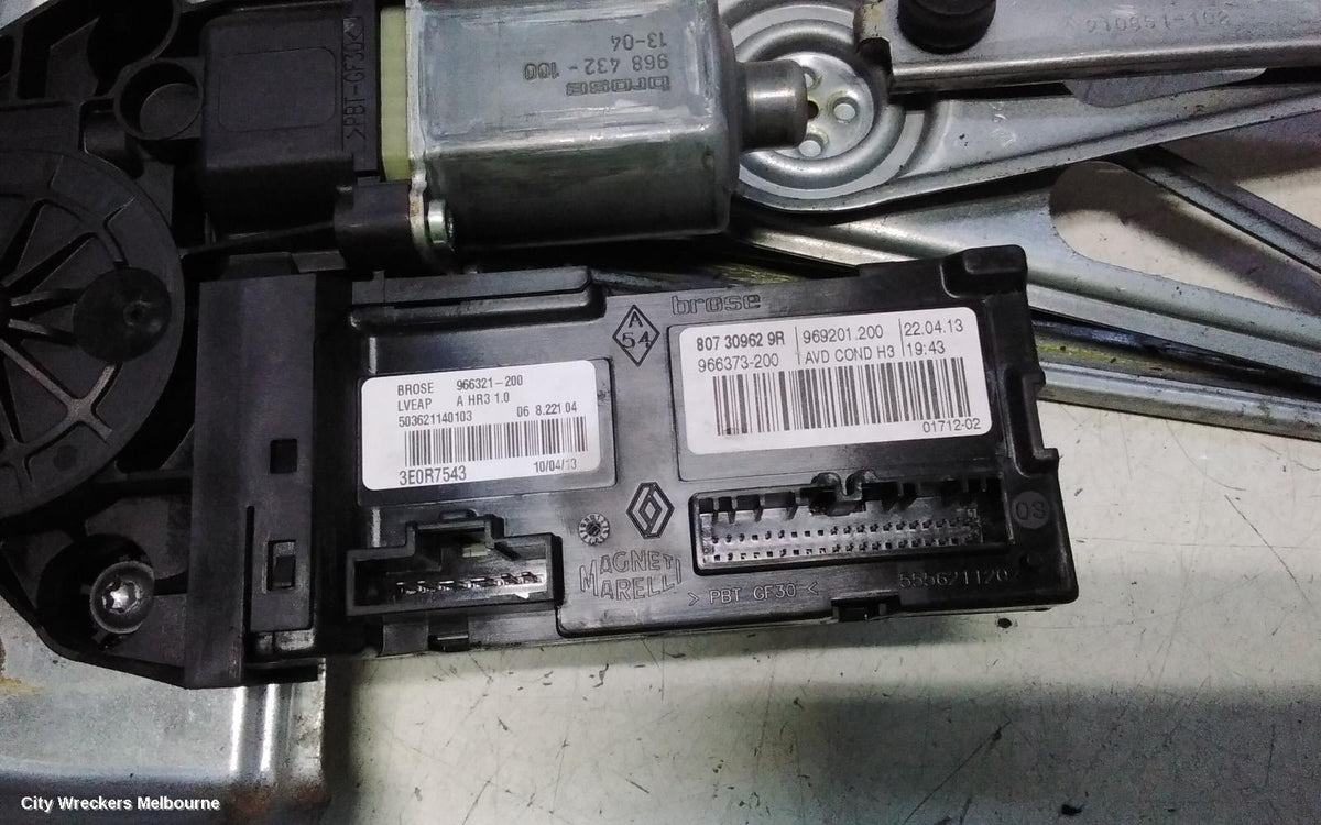 RENAULT MEGANE RIGHT FRONT WINDOW REG/MOTOR, X32/X95, 09/2010 - 05/2016 - Image 2