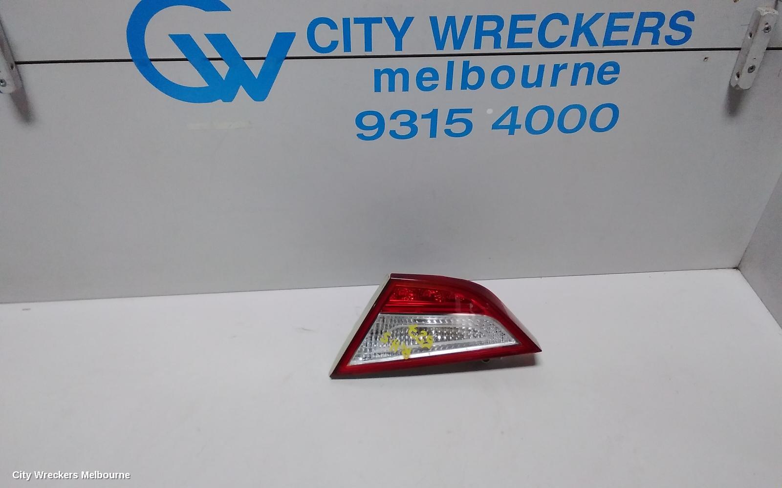HYUNDAI I45 REAR GARNISH, BOOTLID LAMP (RH SIDE), YF, NON LED TYPE, 02/2010 - 05/2013 (AUS ONLY) - Image 1