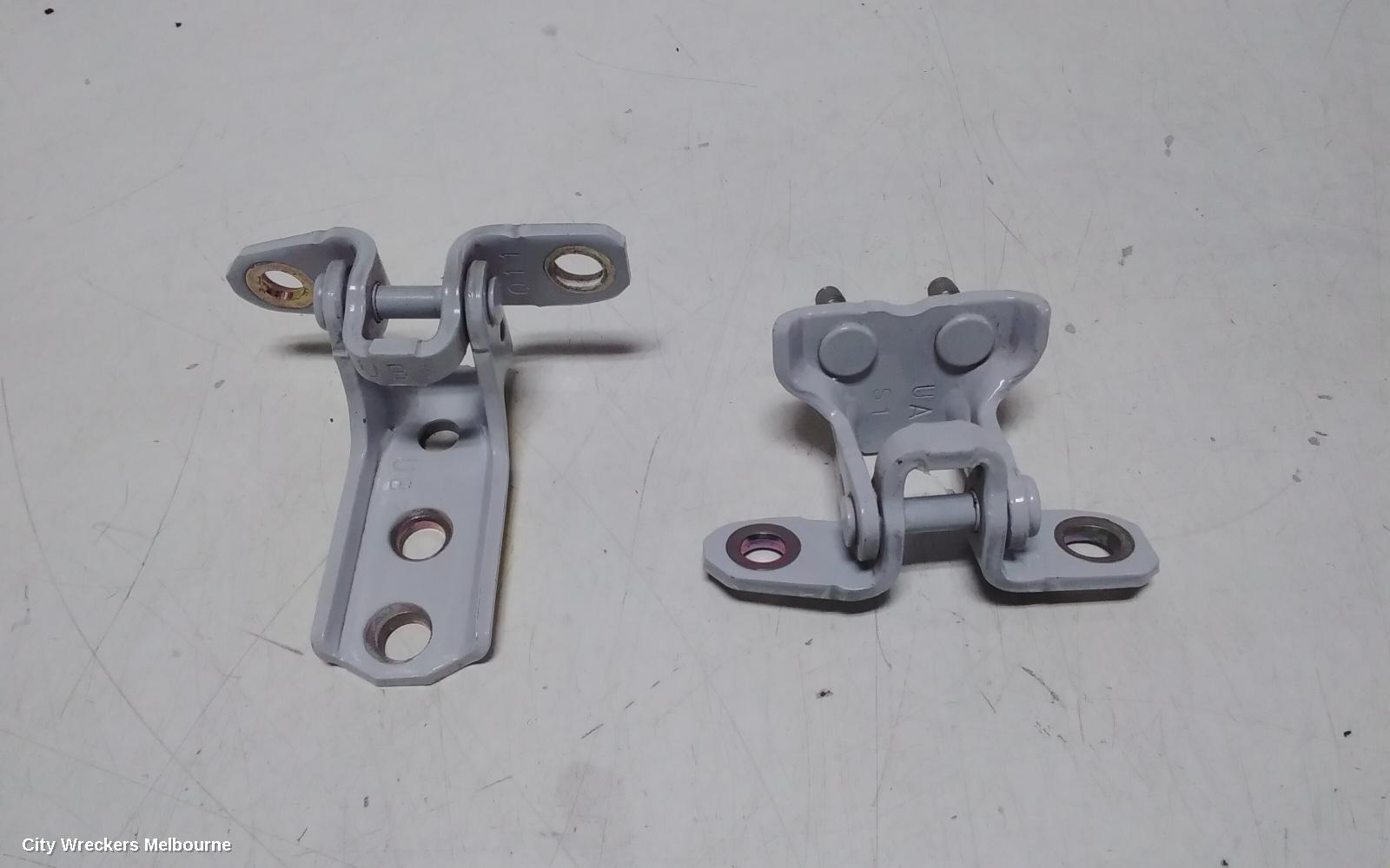 MITSUBISHI PAJERO DOOR HINGE/RUNNER, QE, PAJERO SPORT, 10/2015 ONWARDS - Image 3