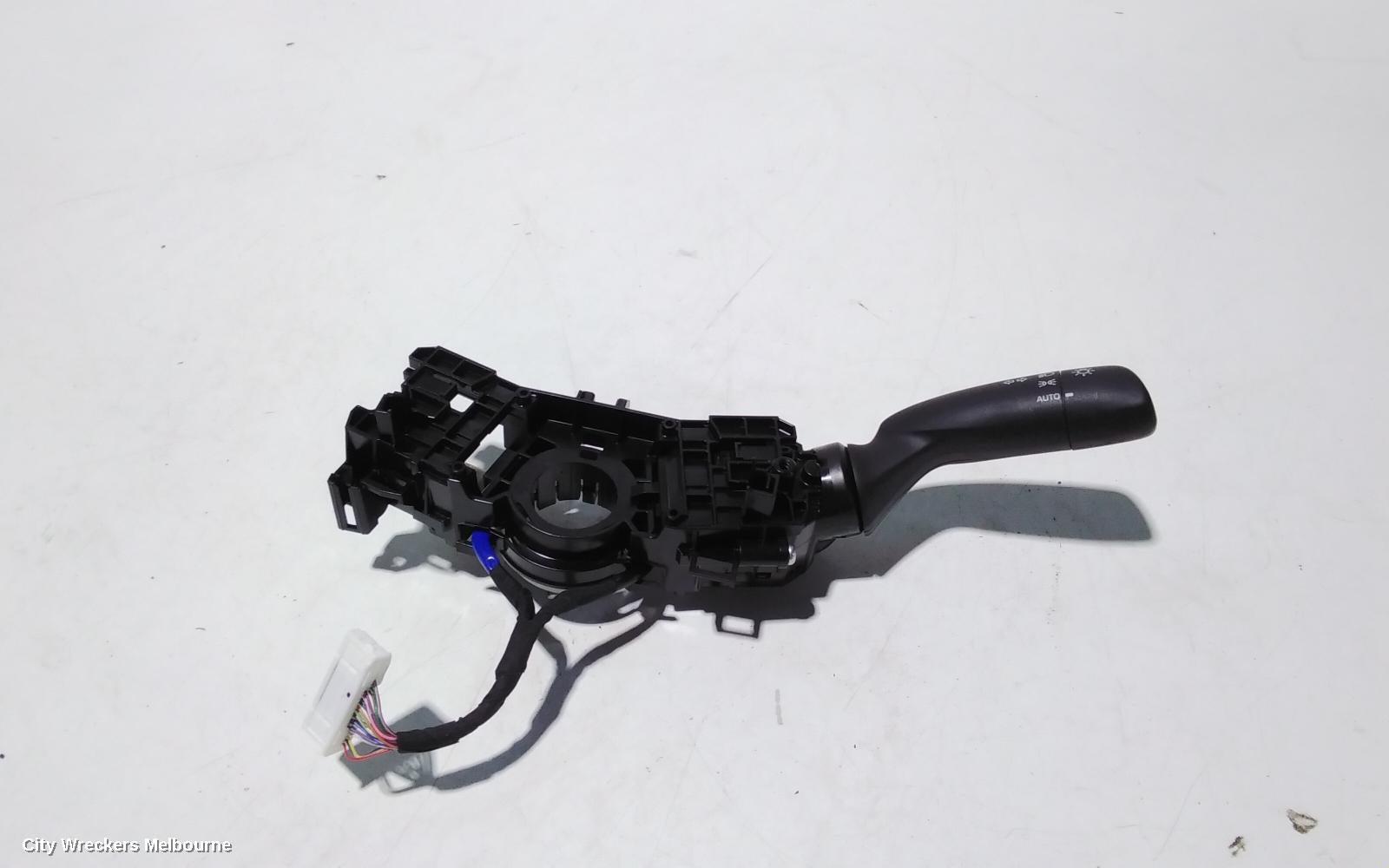 TOYOTA HIACE COMBINATION SWITCH, FLASHER SWITCH, NON FOGLAMP TYPE, 300 SERIES, 04/2019 ONWARDS - Image 1
