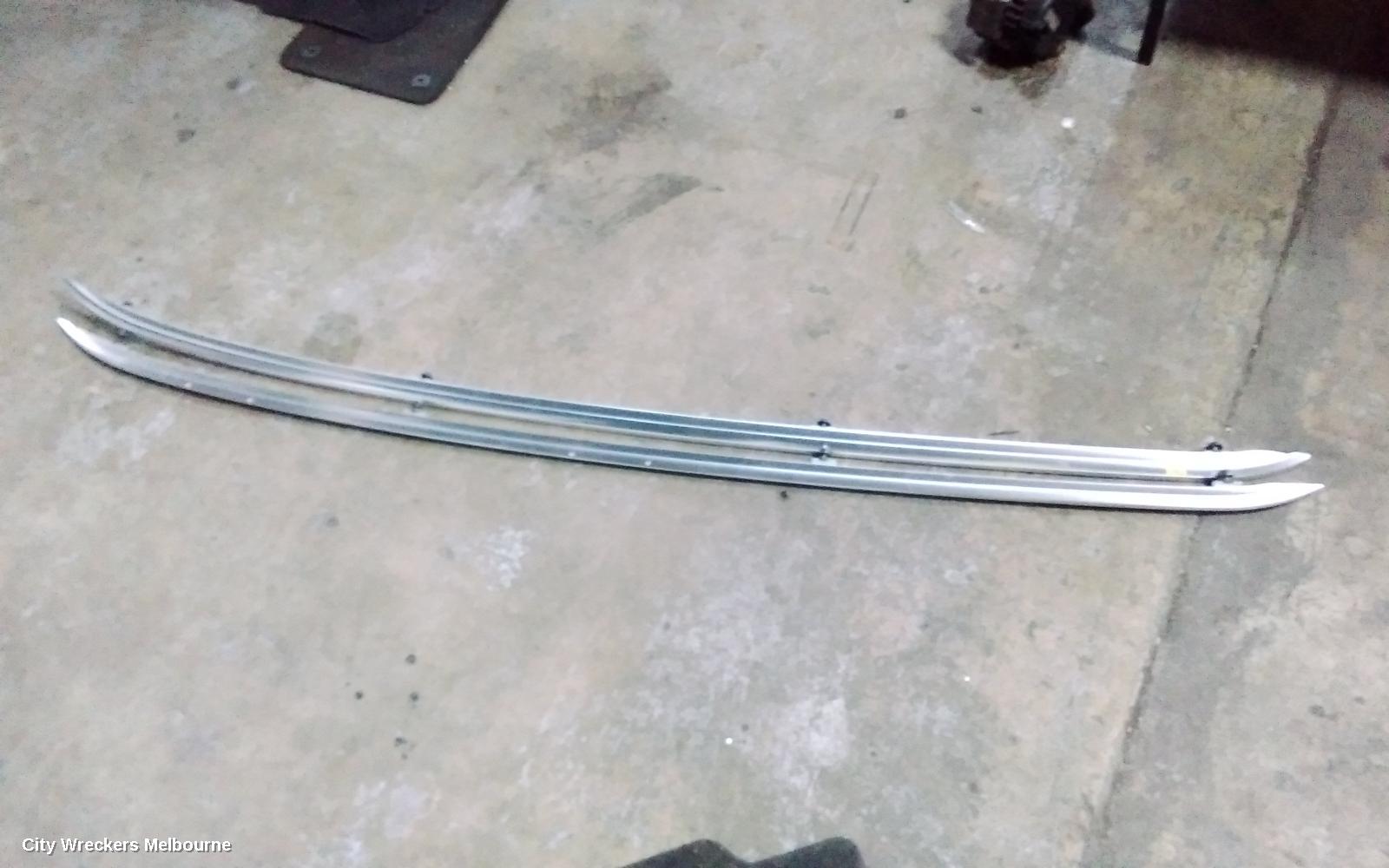 HOLDEN COMMODORE ROOF RAIL - Image 1