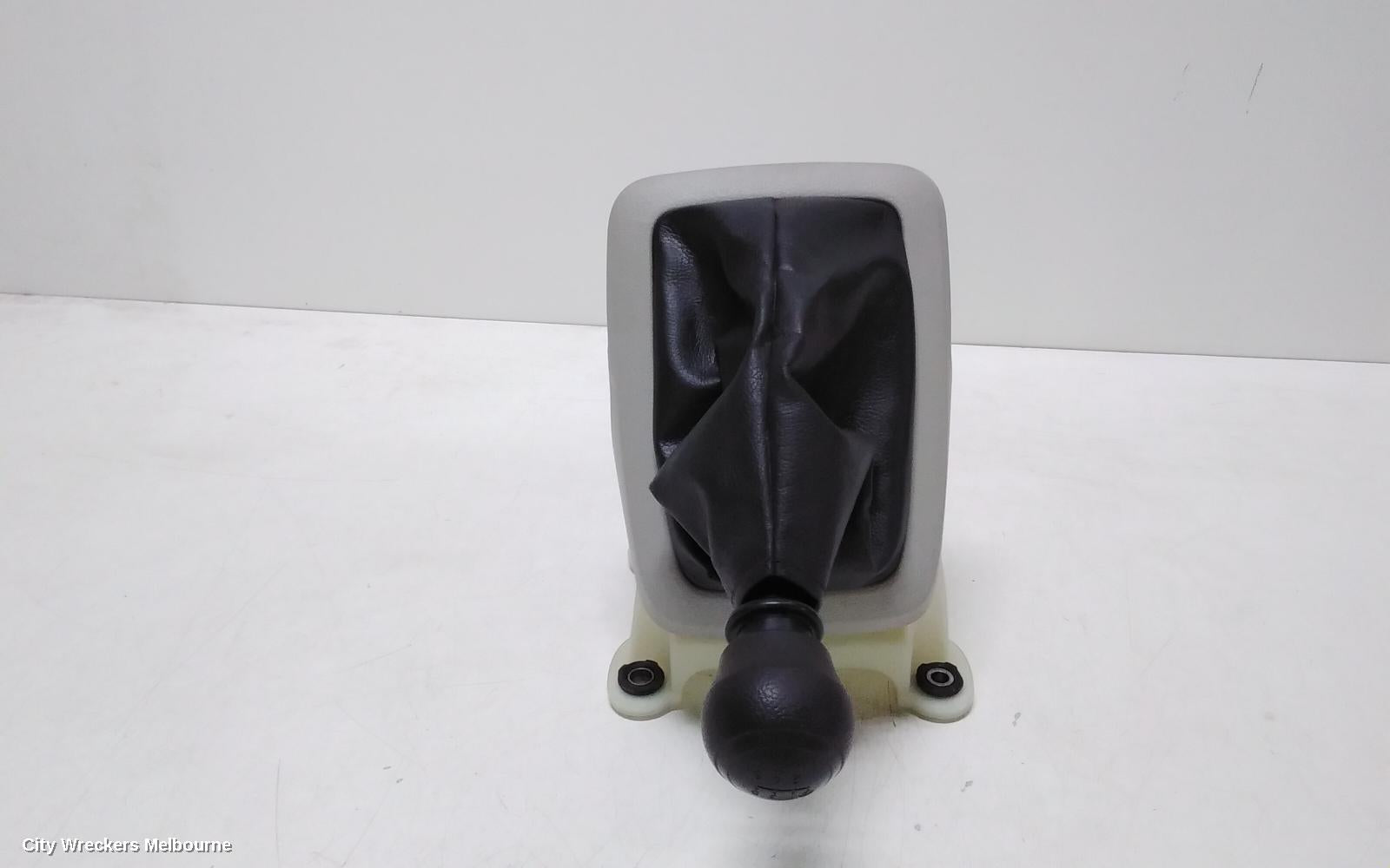 TOYOTA HIACE GEAR STICK/SHIFTER, 300 SERIES, AUTO T/M, 02/2019 ONWARDS - Image 2
