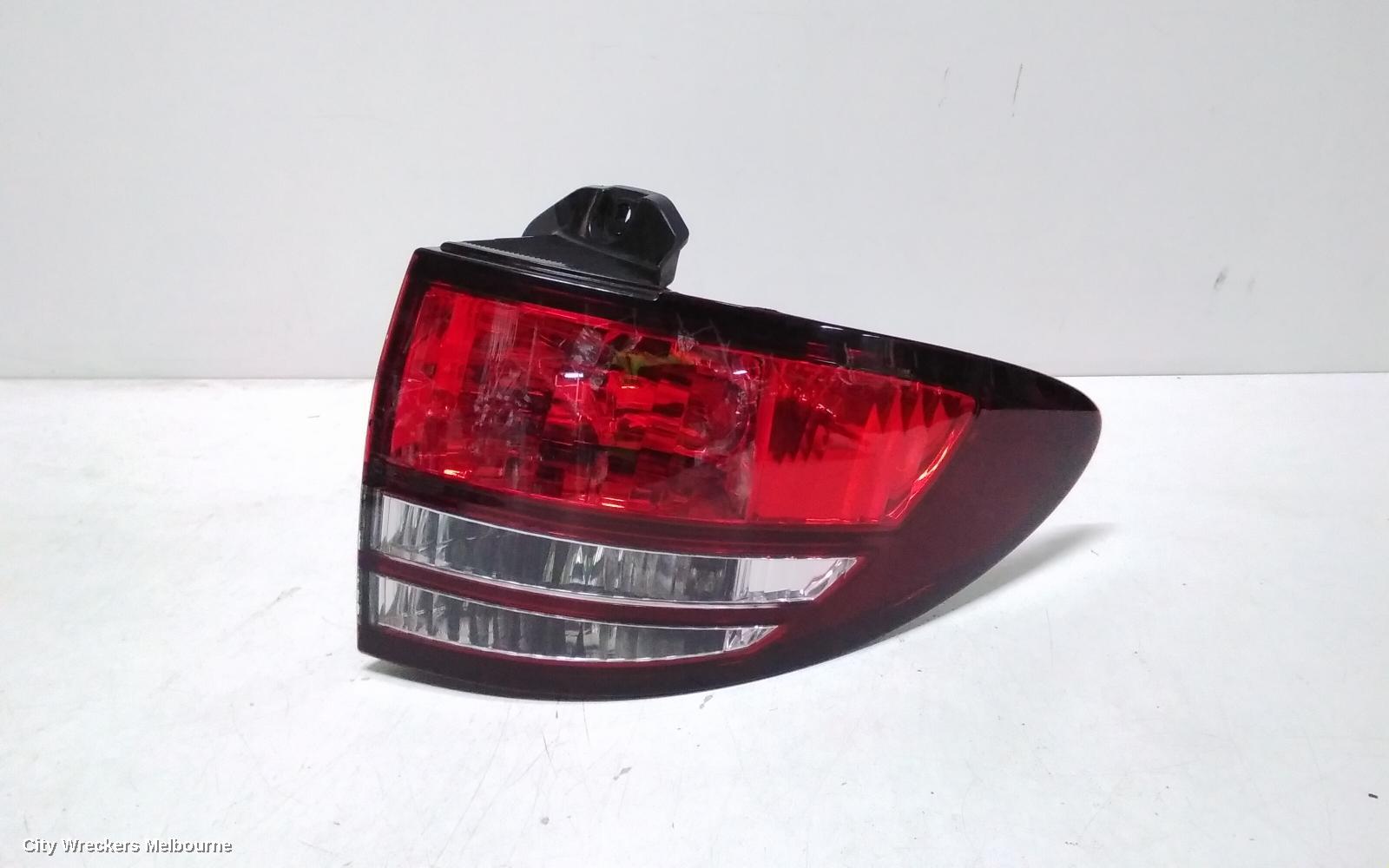 TOYOTA ESTIMA RIGHT TAILLIGHT, XR30/XR40, RED/CLEAR, LENS# 28-169, 03-06 (IMPORT) - Image 2