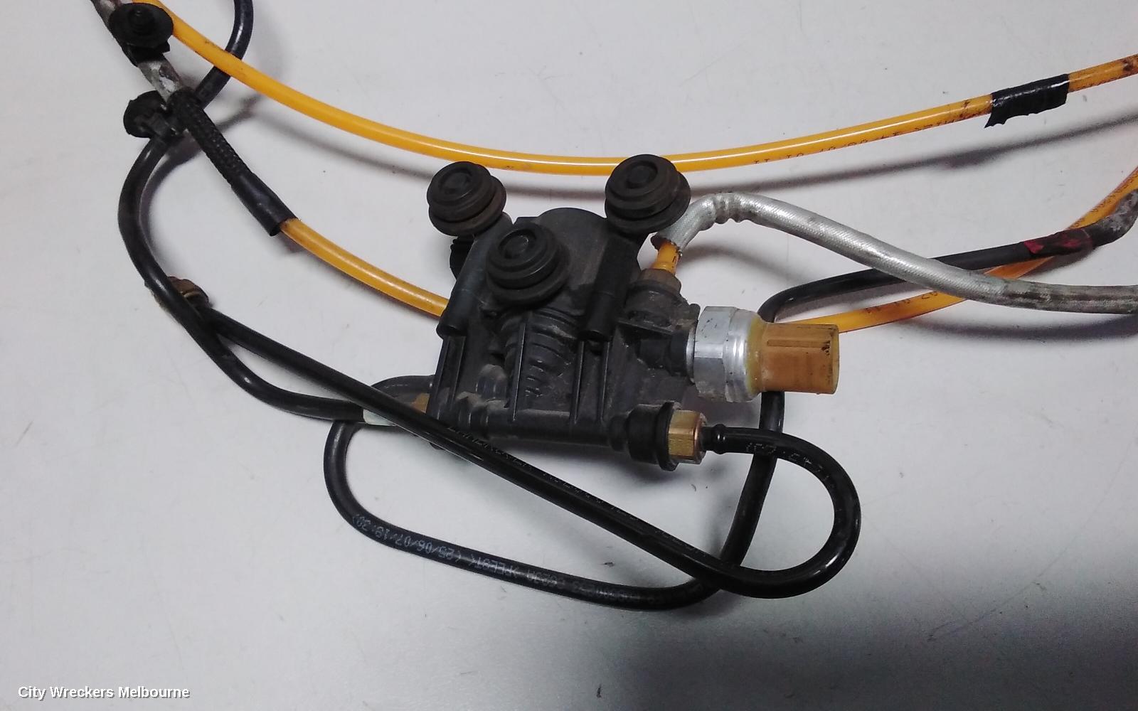 LAND ROVER RANGEROVER SPORT, L320, 08/2005 - 12/2013, REAR AIR RIDE SUSPENSION RELIEF VALVE RVH000046: 73823 - Image 2