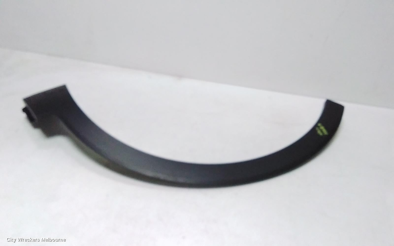 KIA SORENTO WHEEL ARCH FLARE, LH FRONT, UM, 06/2015 - 01/2020 - Image 1