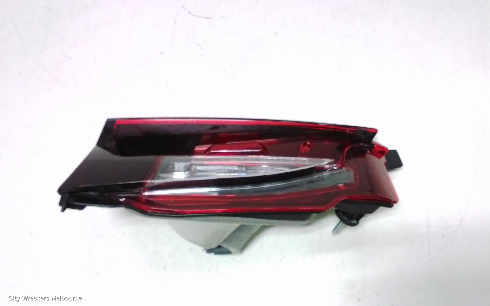 MAZDA CX9 REAR GARNISH, TAILGATE LAMP (LH SIDE), TC, 07/2016 ONWARDS - Image 3