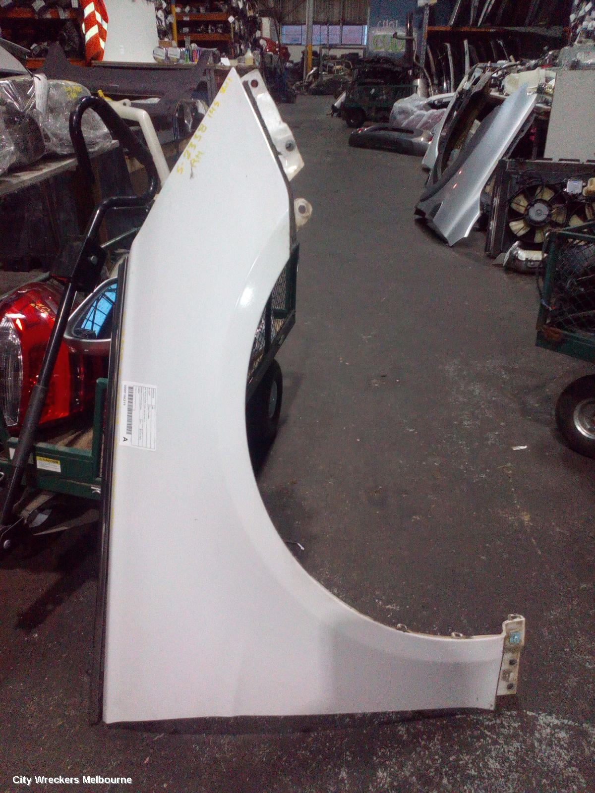 HYUNDAI I45 RIGHT GUARD, YF, NON FLASHER TYPE, 02/2010 - 04/2014 - Image 1