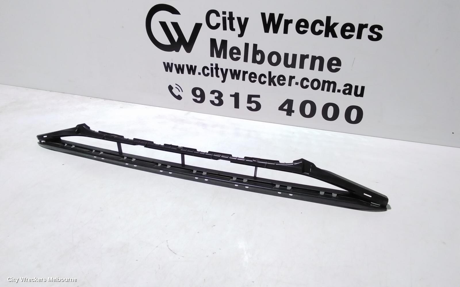 AUDI A4 GRILLE, BUMPER GRILLE (CENTRE), B8 8K (A4), 07/2012 - 01/2016 - Image 2