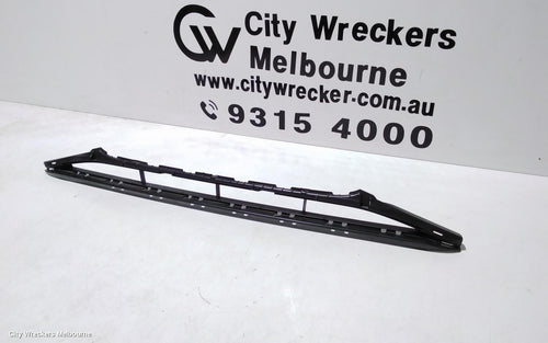 AUDI A4 GRILLE, BUMPER GRILLE (CENTRE), B8 8K (A4), 07/2012 - 01/2016 - Image 2