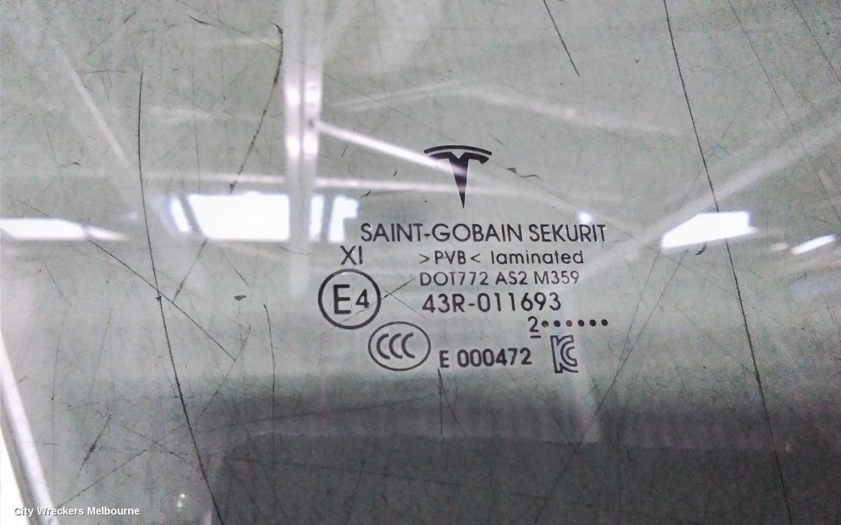 TESLA MODEL Y RIGHT FRONT DOOR WINDOW, 1ST GEN, 03/2022 - 02/2025 - Image 3