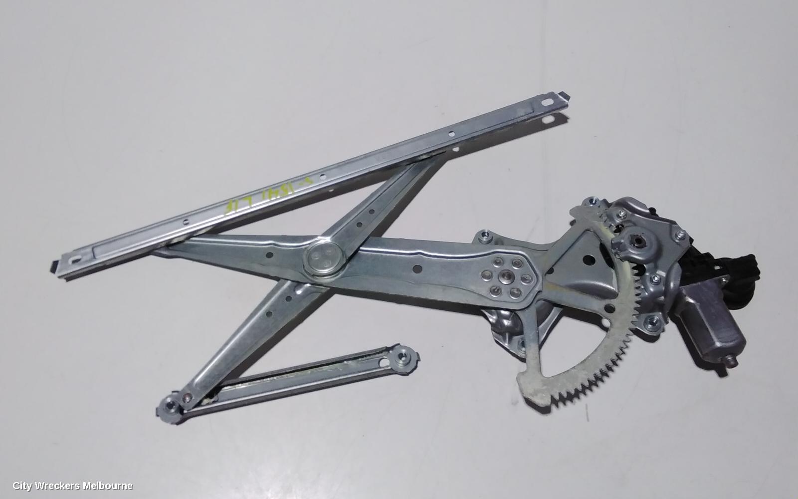 TOYOTA PRIUS LEFT FRONT WINDOW REG/MOTOR, NHP10R, PRIUS C, 03/2012 - 03/2020 - Image 2