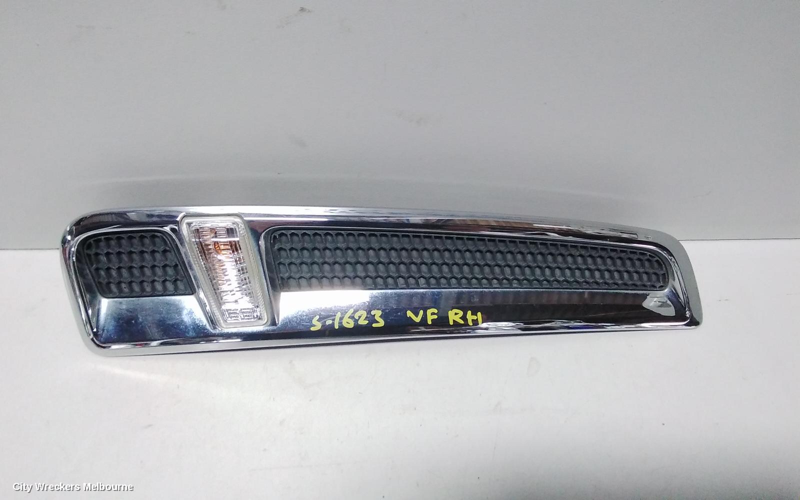 HOLDEN COMMODORE RIGHT INDICATOR/FOG/SIDE, GUARD FLASHER (REPEATER), VF, 05/2013 - 12/2017 - Image 2
