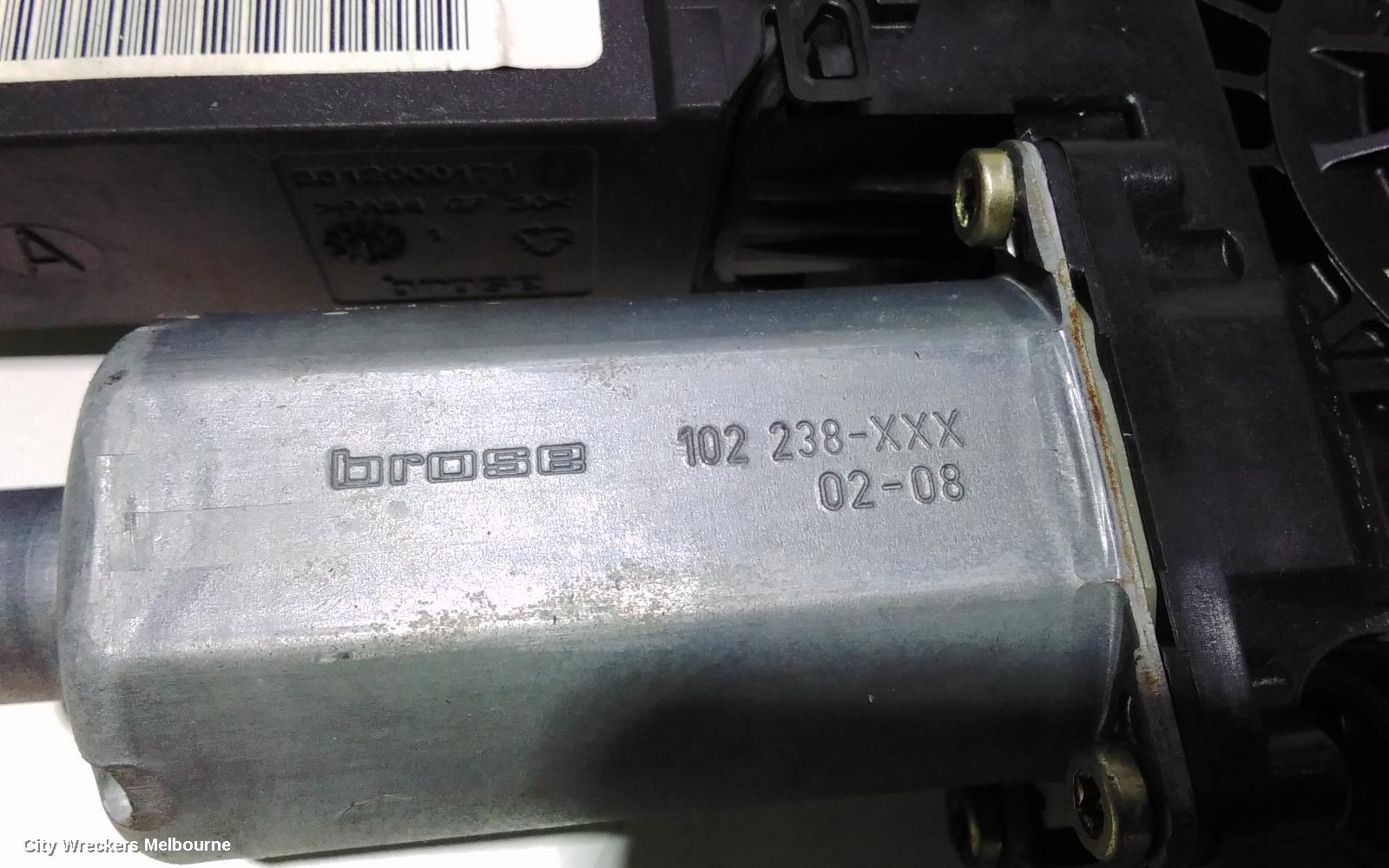 PEUGEOT 307 RIGHT FRONT WINDOW REG/MOTOR, T5, POWER, 5DR HATCH, 12/2001 - 09/2005 - Image 2