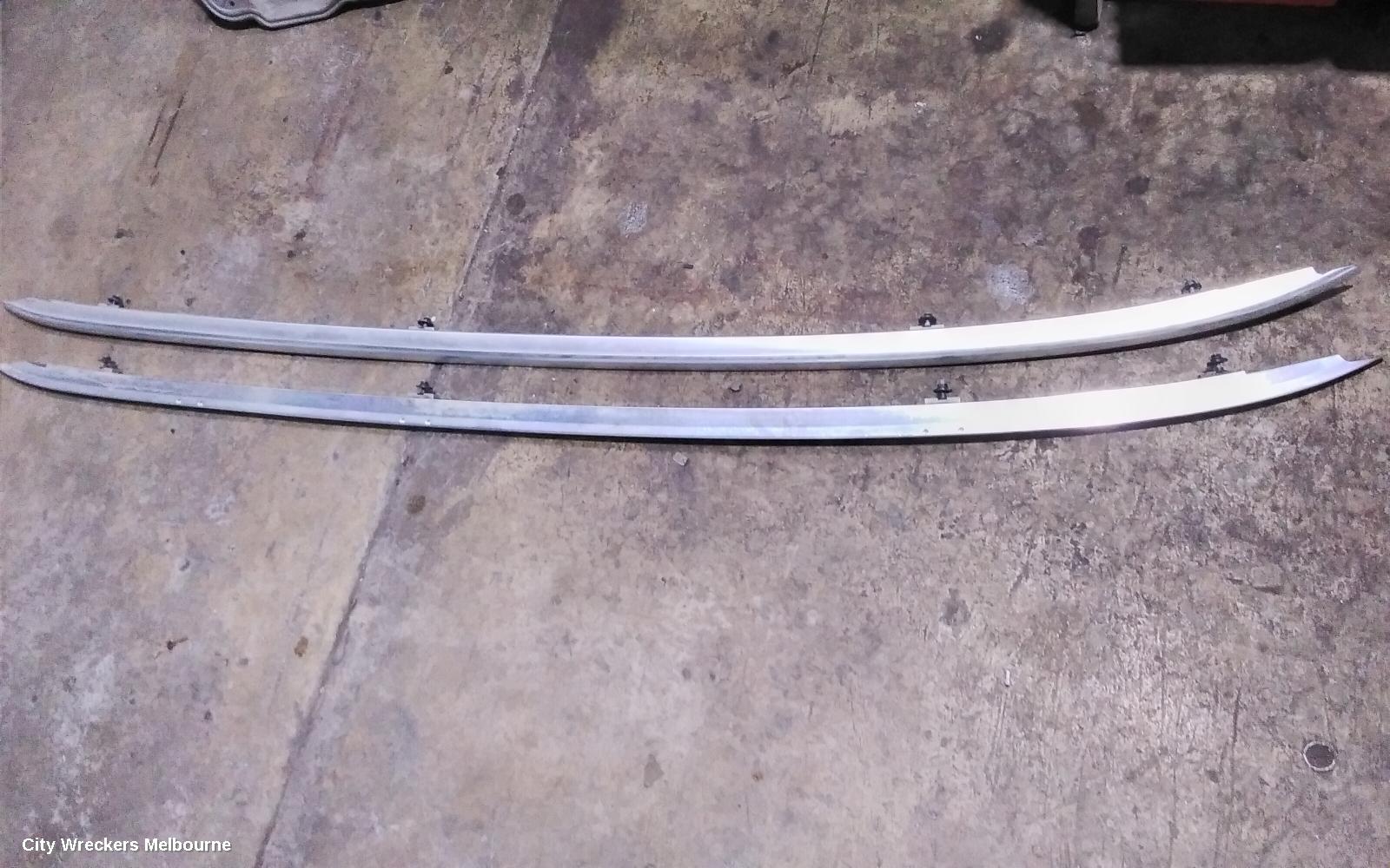 OPEL ASTRA ROOF RAIL - Image 3