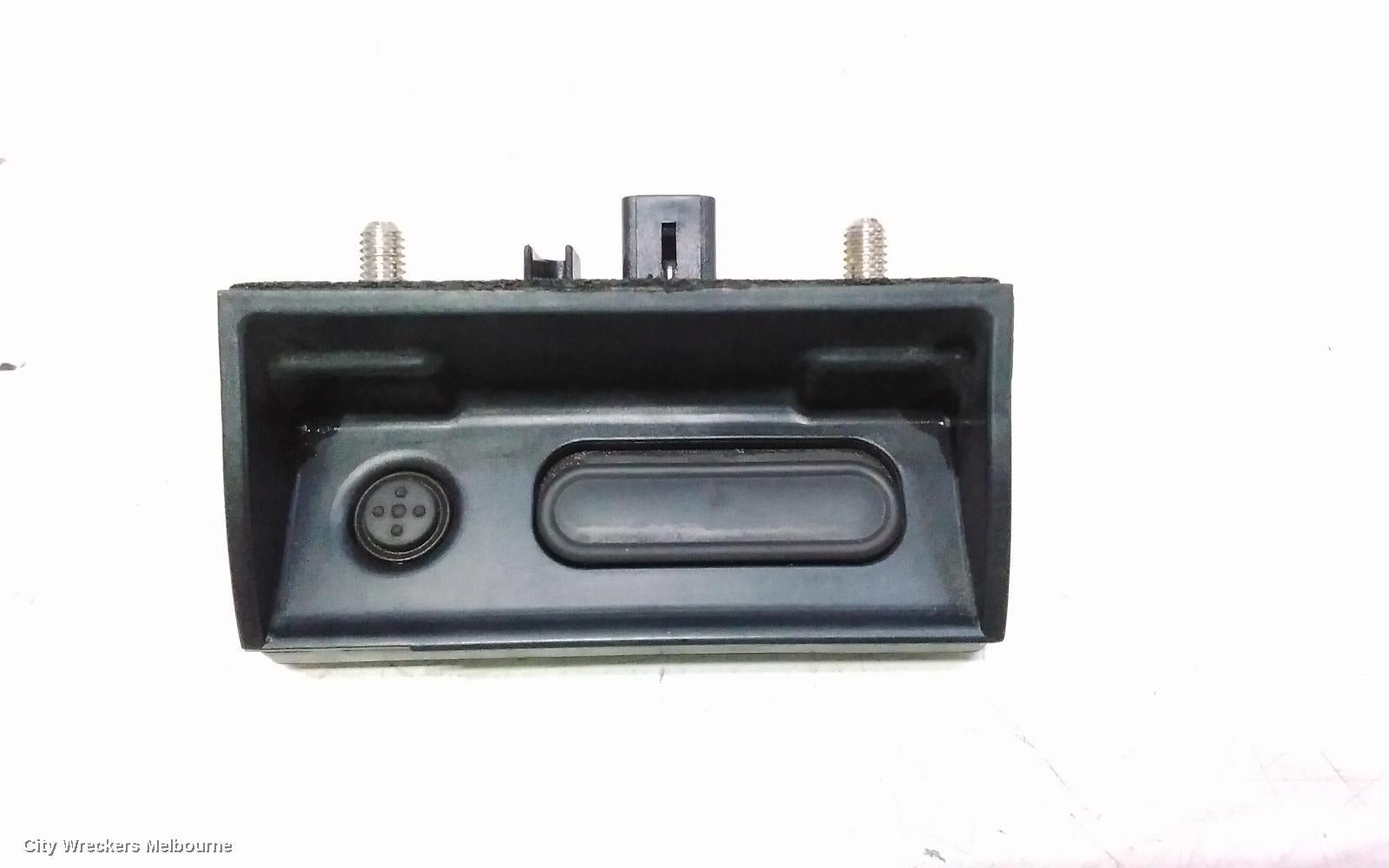HONDA HRV, RU, 12/2014 - 10/2021, TAILGATE RELEASE SWITCH, : 30886 - Image 1
