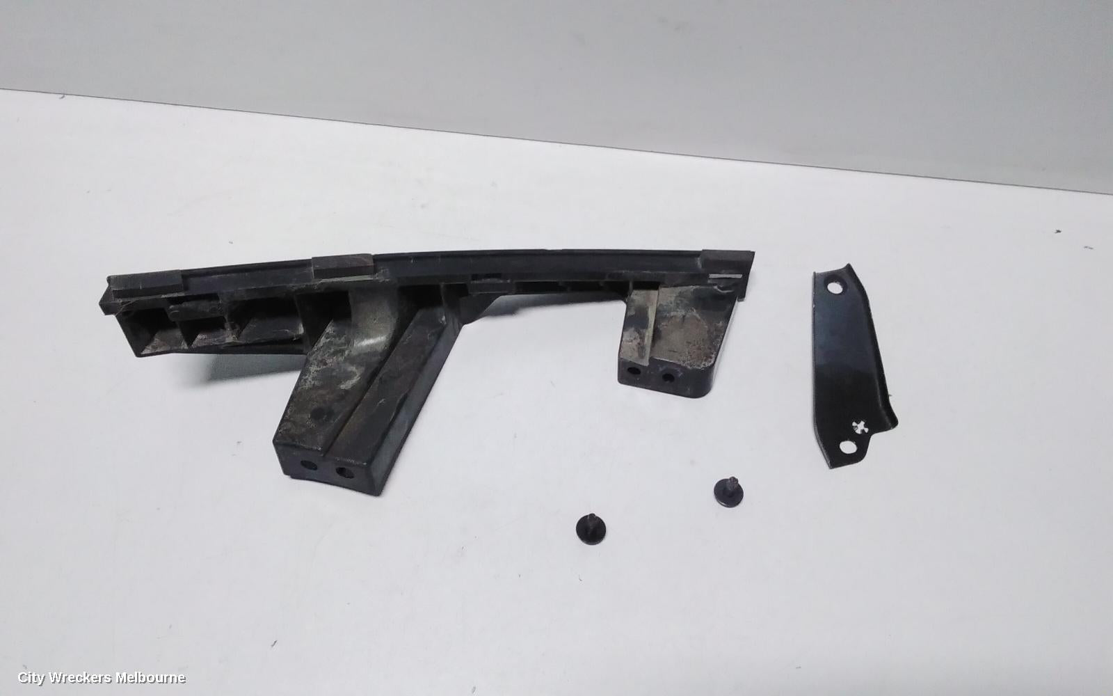 SUZUKI VITARA, VITARA, LY (VIN TSM), 06/2015 ONWARDS, LEFT HEAD LIGHT BRAKET: 74634 - Image 3
