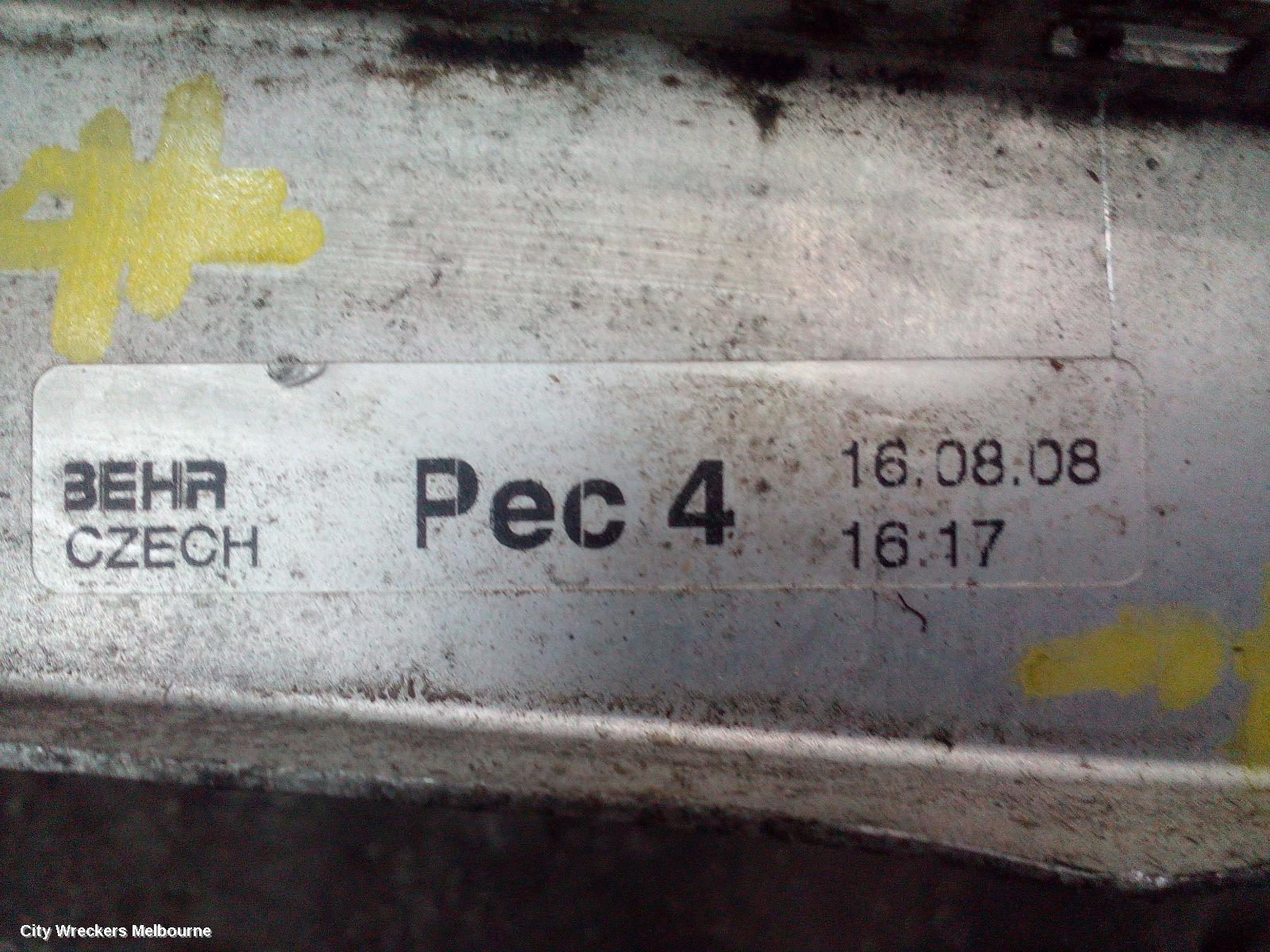 VOLKSWAGEN TRANSPORTER RADIATOR, AUTO/MANUAL, 2.5, DIESEL, T5, 08/2004 - 02/2010 - Image 2