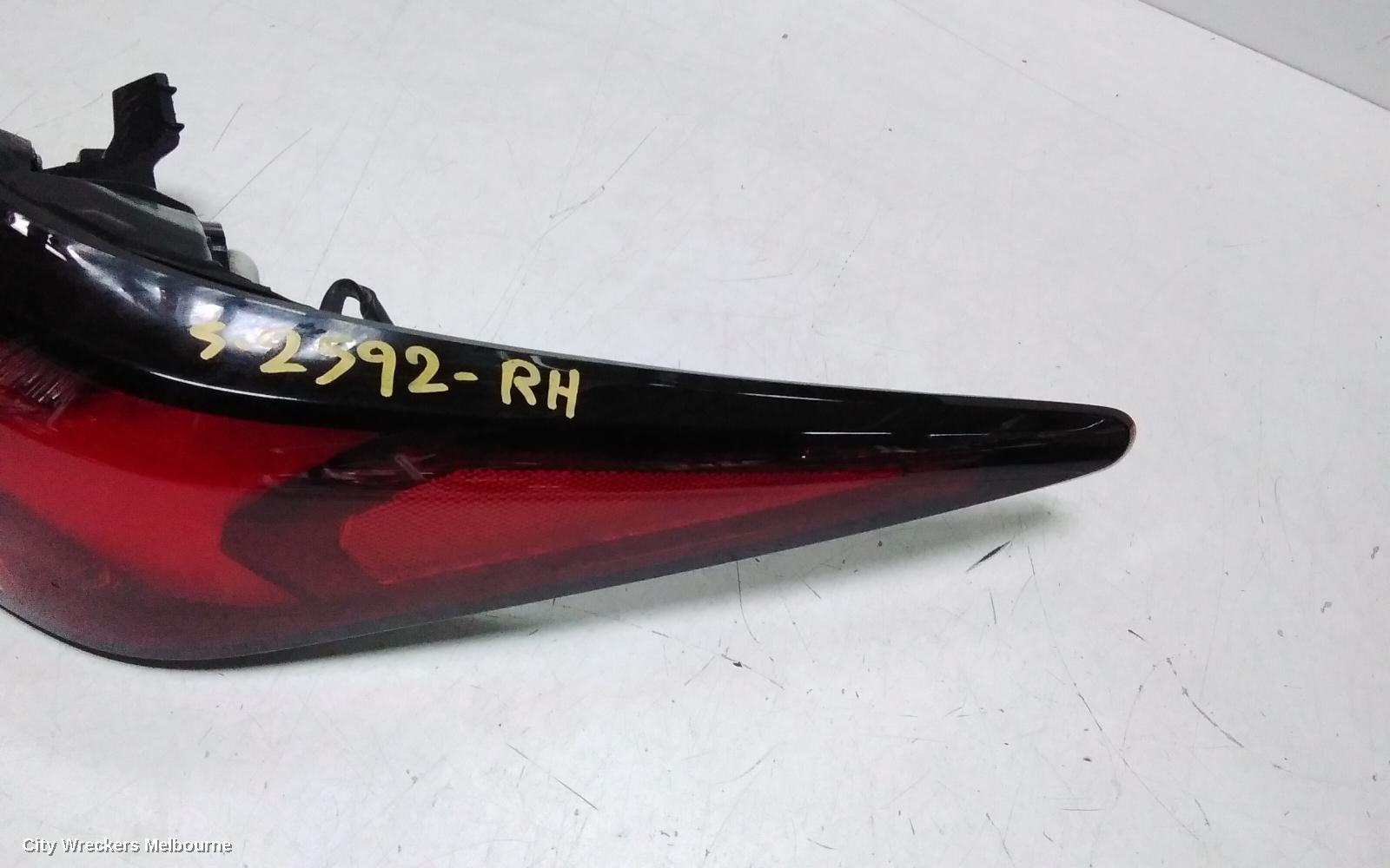 MITSUBISHI OUTLANDER RIGHT TAILLIGHT, ZM, IN BODY, W/ LED TYPE, 08/2021 - 04/2025 - Image 3