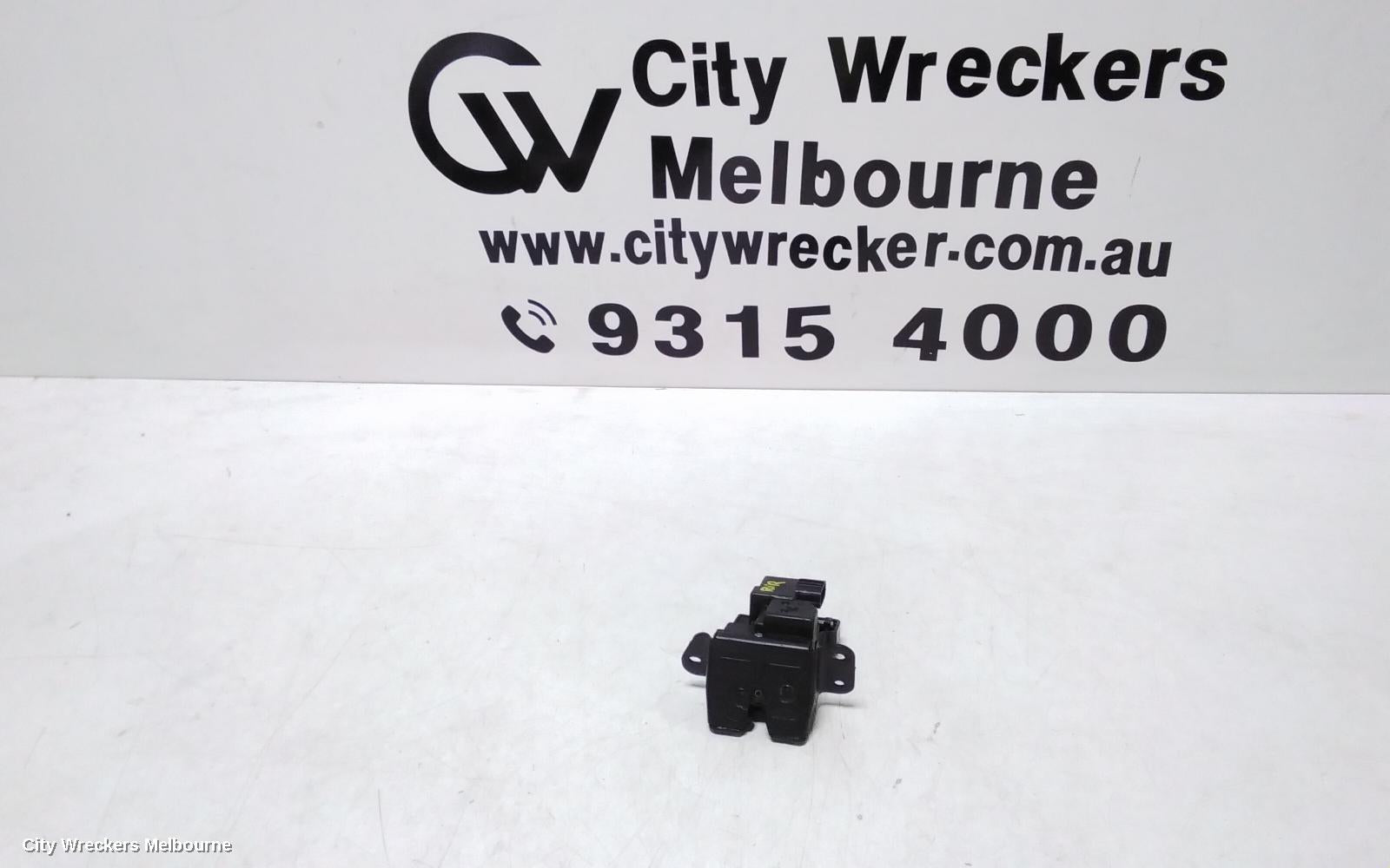 KIA SPORTAGE DOOR/BOOT/GATE LOCK, TAILGATE LOCK, SL, KOREAN/SLOVAKIAN BUILT (VIN KNAP/U5YP), 05/2010 - 10/2015 - Image 1