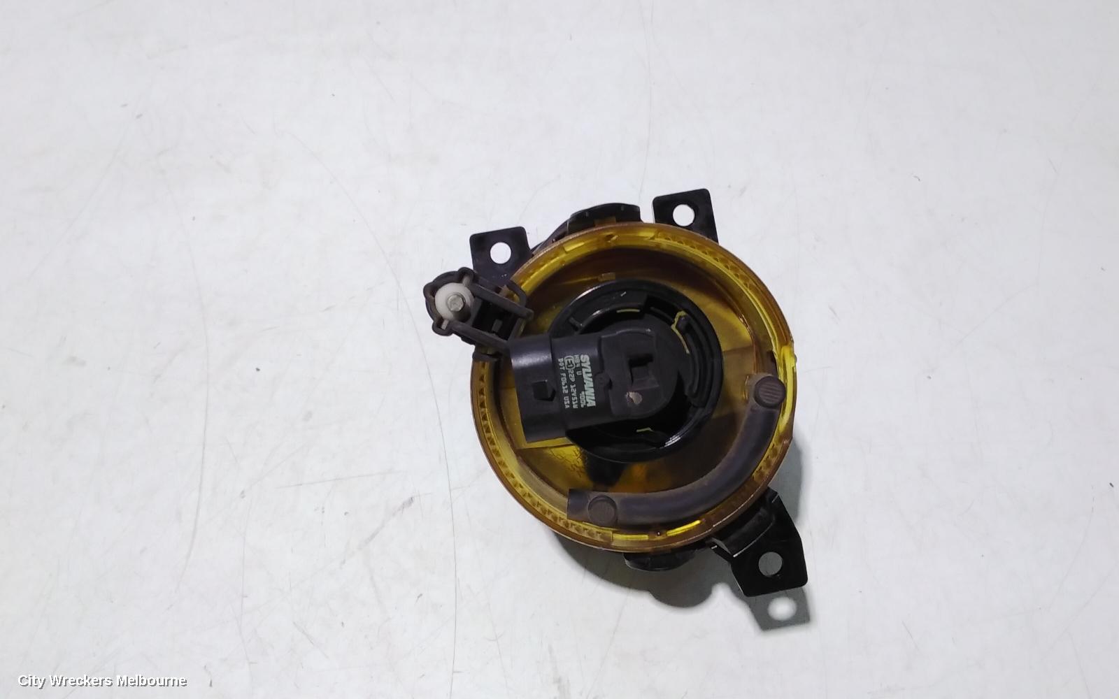 VOLKSWAGEN AMAROK RIGHT INDICATOR/FOG/SIDE, BUMPER FOGLAMP, 2H, 12/2010 - 06/2016 - Image 3