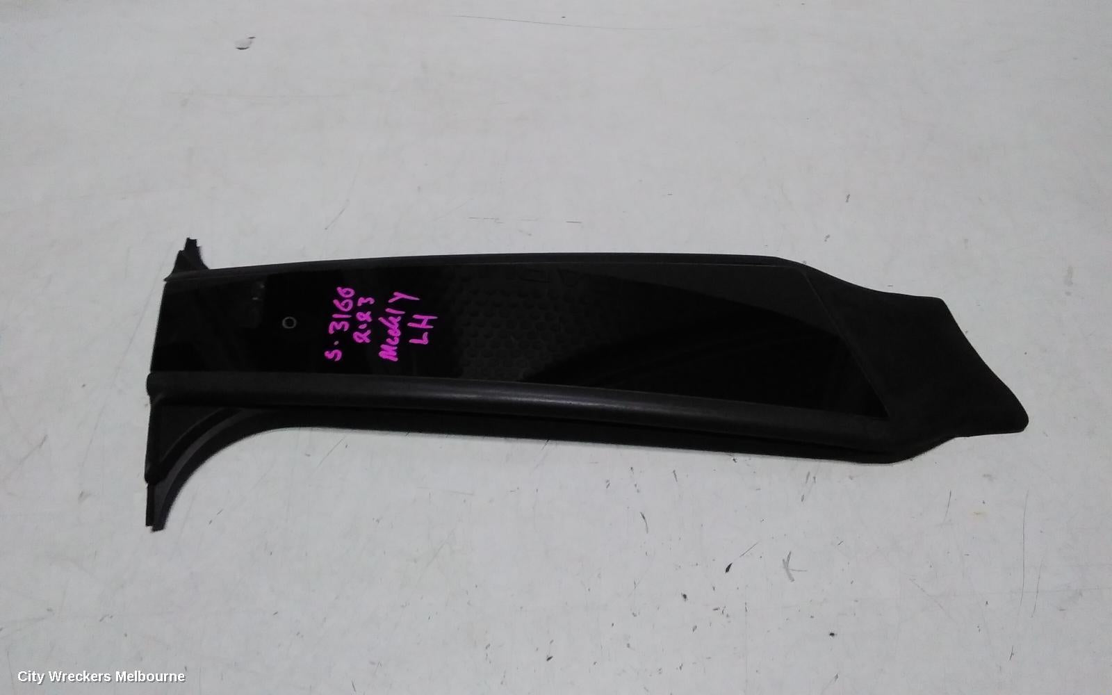 TESLA MODEL Y REVERSE CAMERA, 1ST GEN, SIDE CAMERA (LH CENTRE PILLAR), 03/2022 - 02/2025 - Image 3