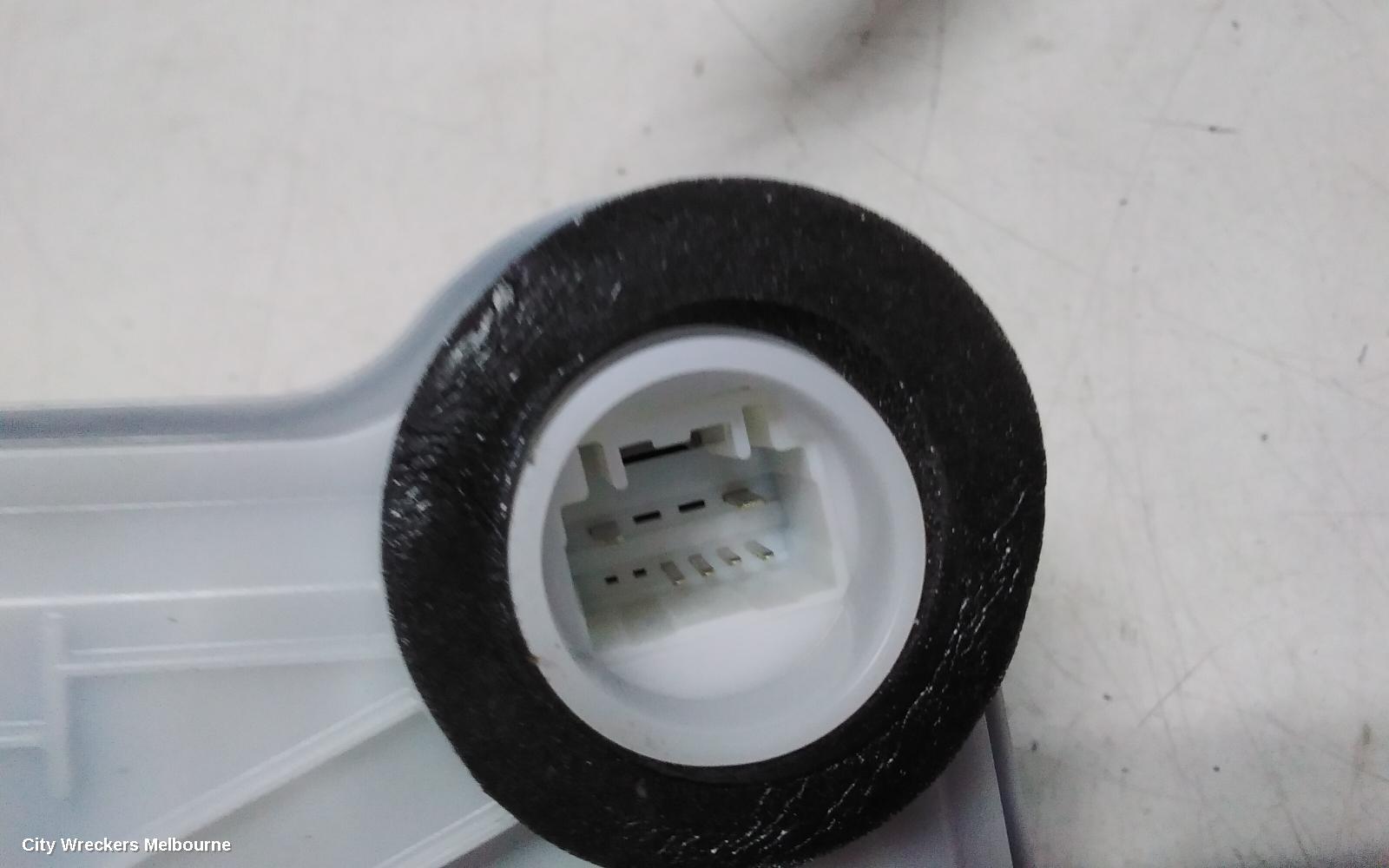 TOYOTA COROLLA CROSS DOOR/BOOT/GATE LOCK, XG10, RIGHT FRONT DOOR LOCK, 01/2022 ONWARDS - Image 3