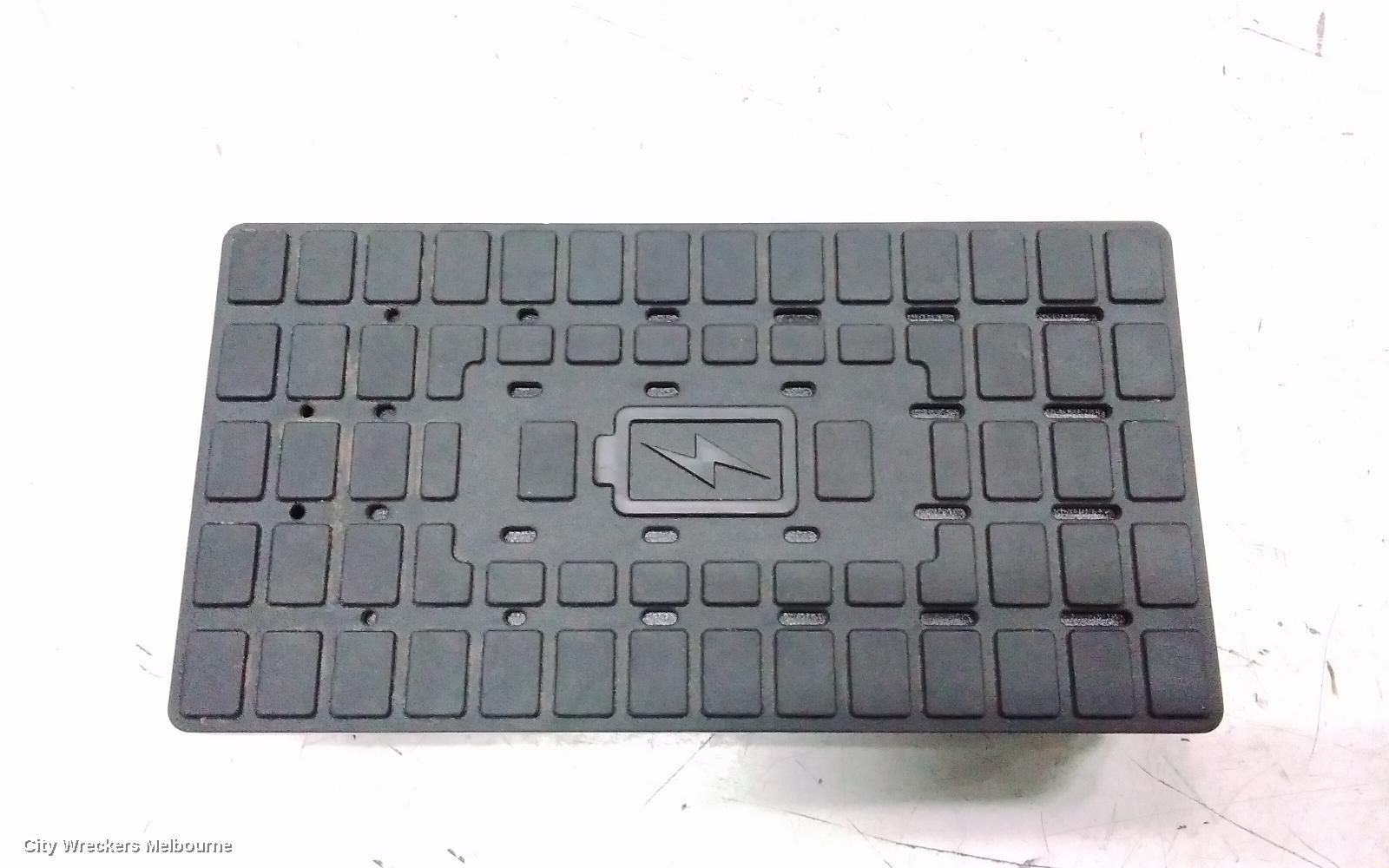 FORD RANGER ECU, RA, WIRELESS CHARGING MODULE, 05/2022 ONWARDS - Image 2