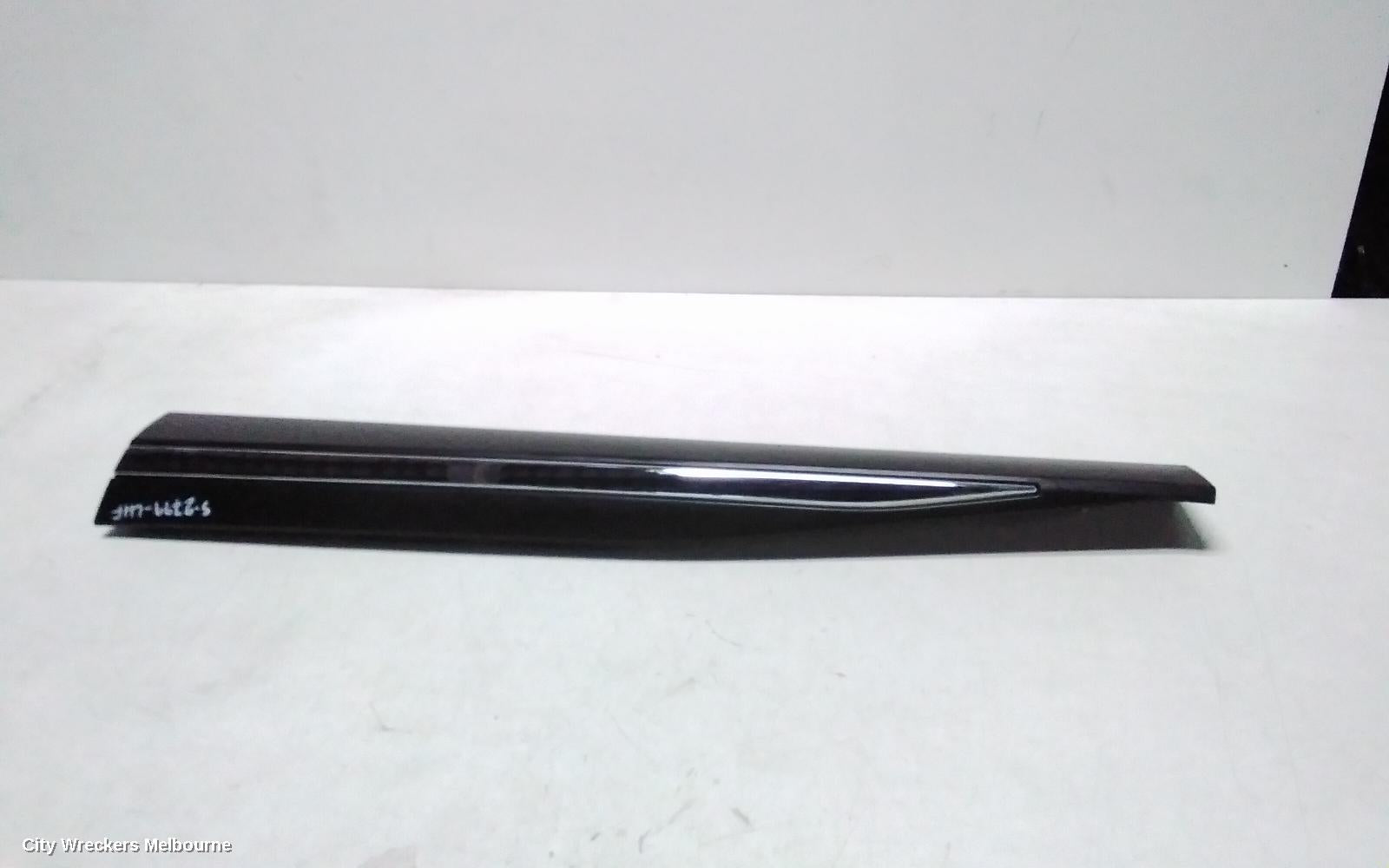 NISSAN XTRAIL DOOR MOULD, LHF: 132551, T33, DOOR MOULDING (LH FRONT), W/ SILVER INSERT, 08/2022 ONWARDS - Image 2