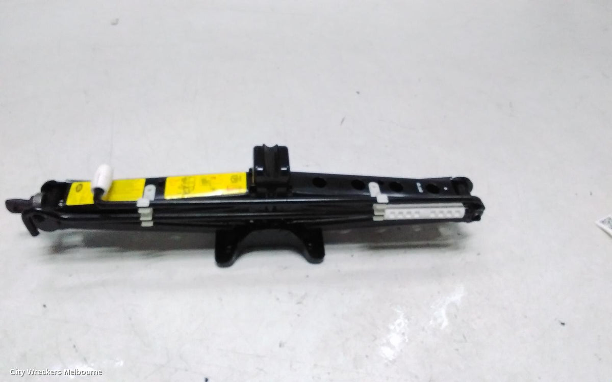 LAND ROVER RANGEROVER SPORT JACK/TOOL KIT, L494, 12/2013 - 04/2022 - Image 2