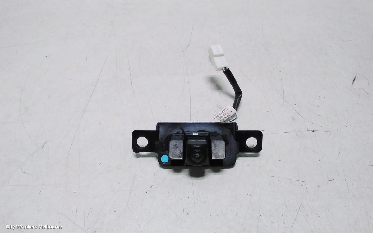 TOYOTA CAMRY REVERSE CAMERA, REVERSE CAMERA, XV70, 09/2020 - 05/2024 - Image 1