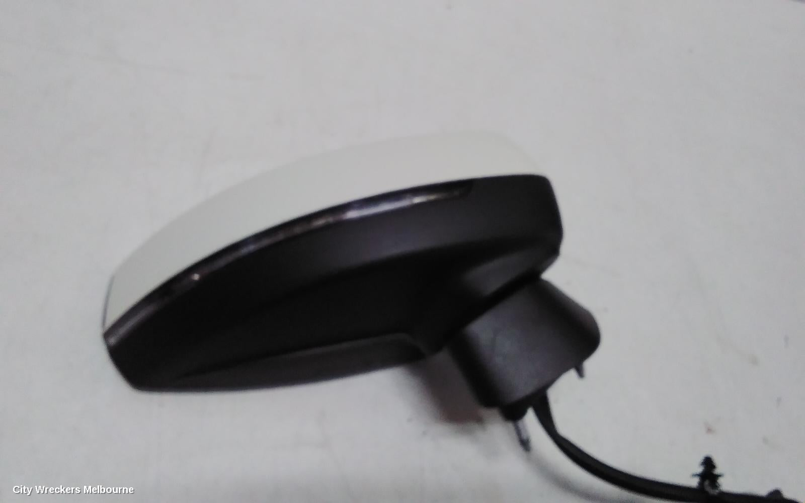 AUDI A3 RIGHT DOOR MIRROR, 8V, A3, SEDAN, MANUAL FOLD, NON LANE CHANGE ASSIST TYPE (6XC/7Y0), 11/2013 - 10/2020 - Image 1