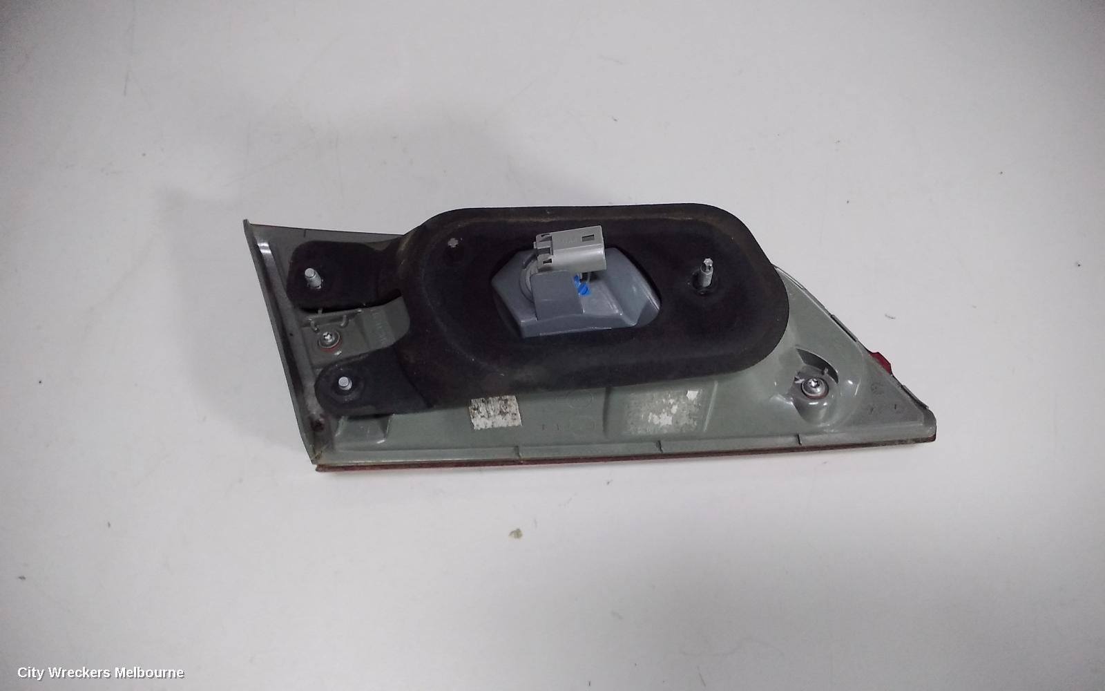 TOYOTA CAMRY REAR GARNISH, BOOTLID LAMP (RH SIDE), AVV50, HYBRID, 03/2012 ONWARDS - Image 3