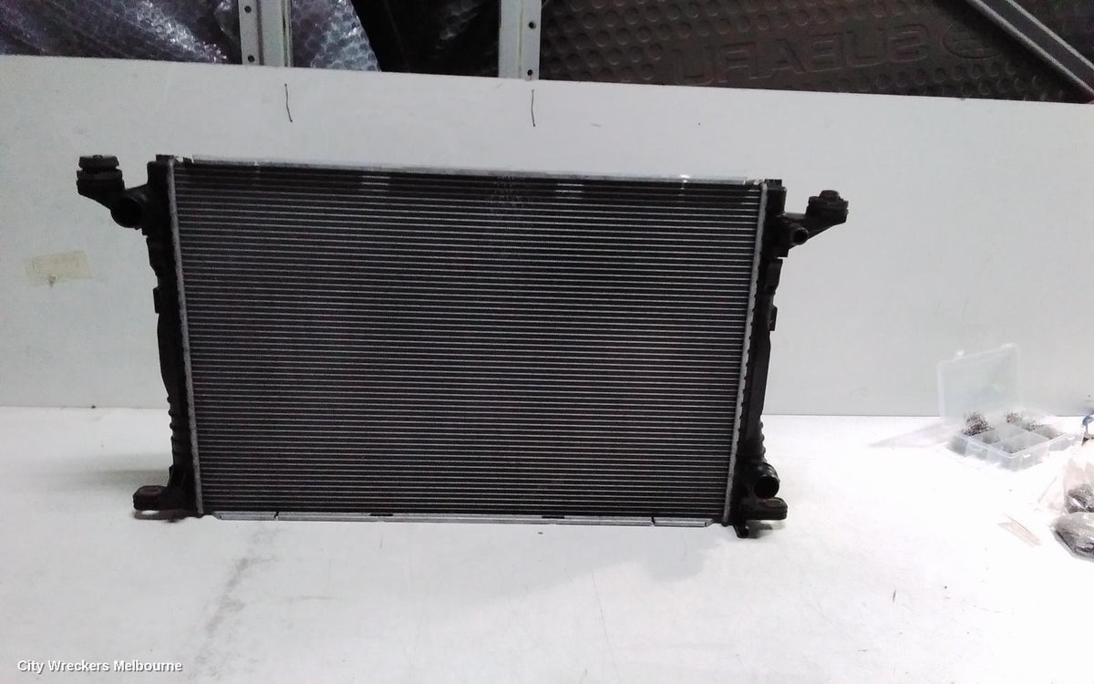 AUDI Q7 RADIATOR, 4M, AUTO, PRIMARY RADIATOR (CLOSEST TO ENGINE), DIESEL, 3.0, TURBO, CRTC CODE, 07/2015 - 03/2020 - Image 1