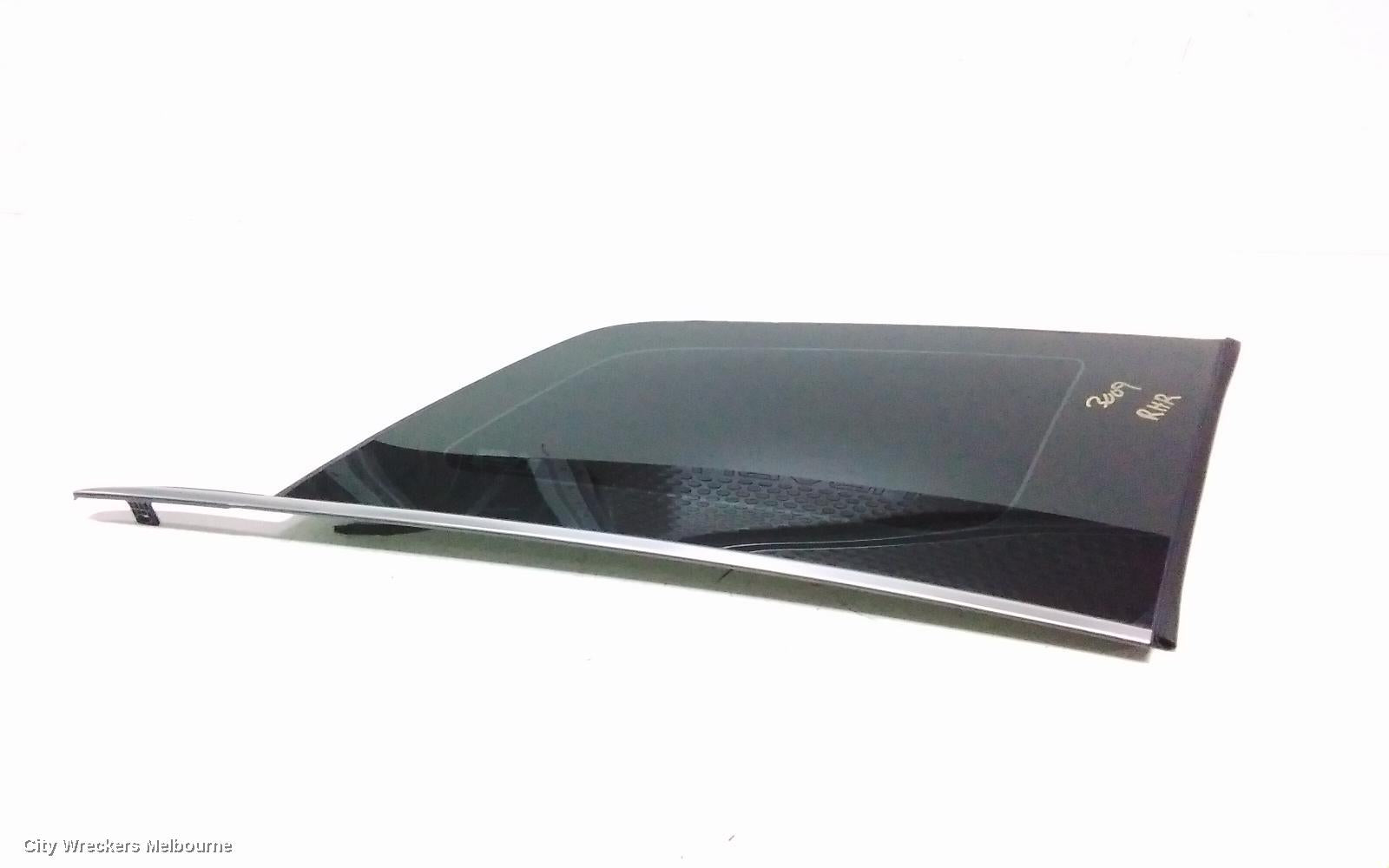 MAHINDRA XUV700 RIGHT REAR SIDE GLASS, W601, 01/2023 ONWARDS - Image 1