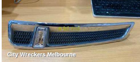 HOLDEN COMMODORE RIGHT INDICATOR/FOG/SIDE, GUARD FLASHER (REPEATER), VF, 05/2013 - 12/2017 - Image 1
