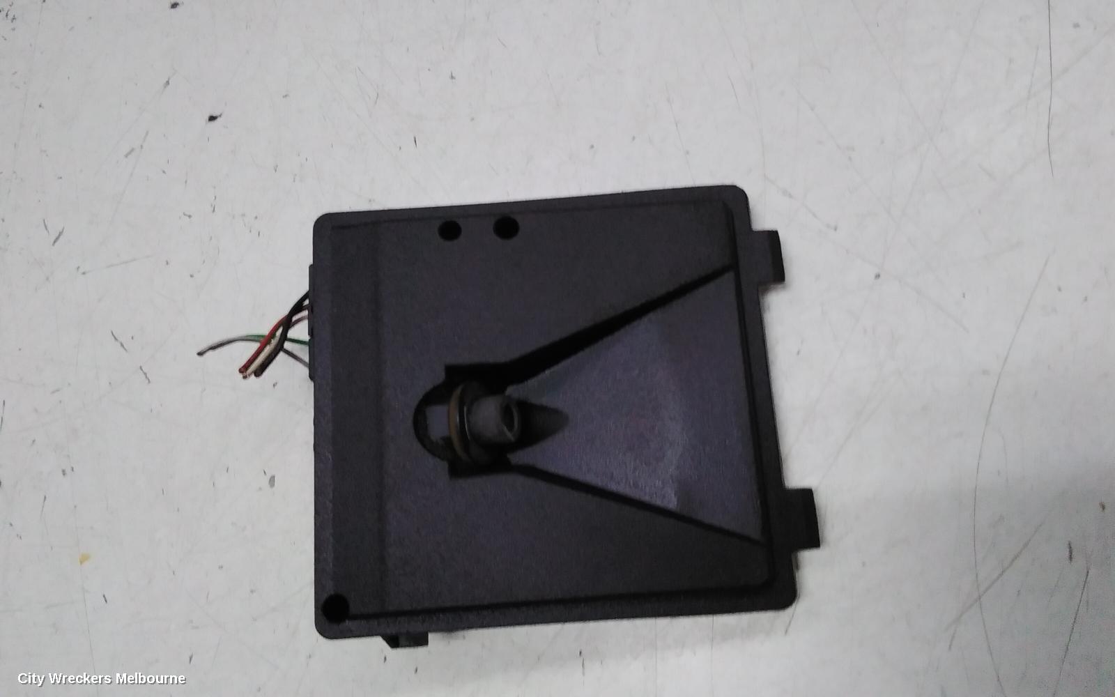 HOLDEN COMMODORE REVERSE CAMERA, FRONT CAMERA (WINDSCREEN MOUNTED), VF, 05/2013 - 12/2017 - Image 2