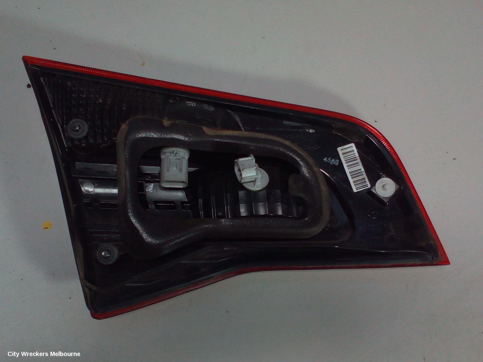 RENAULT KALEOS REAR GARNISH, TAILGATE LAMP (RH SIDE), H45, 09/2008 - 04/2016 - Image 2
