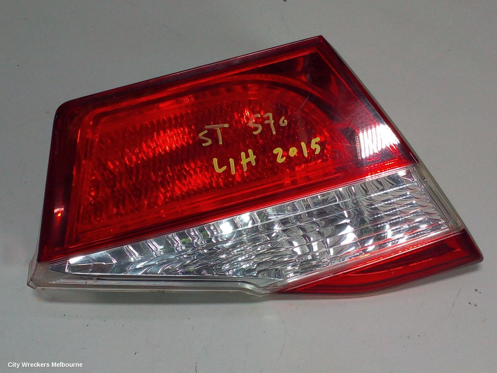 TOYOTA AURION REAR GARNISH, BOOTLID LAMP (LH SIDE), GSV50R, 02/2012 - 08/2017 - Image 1