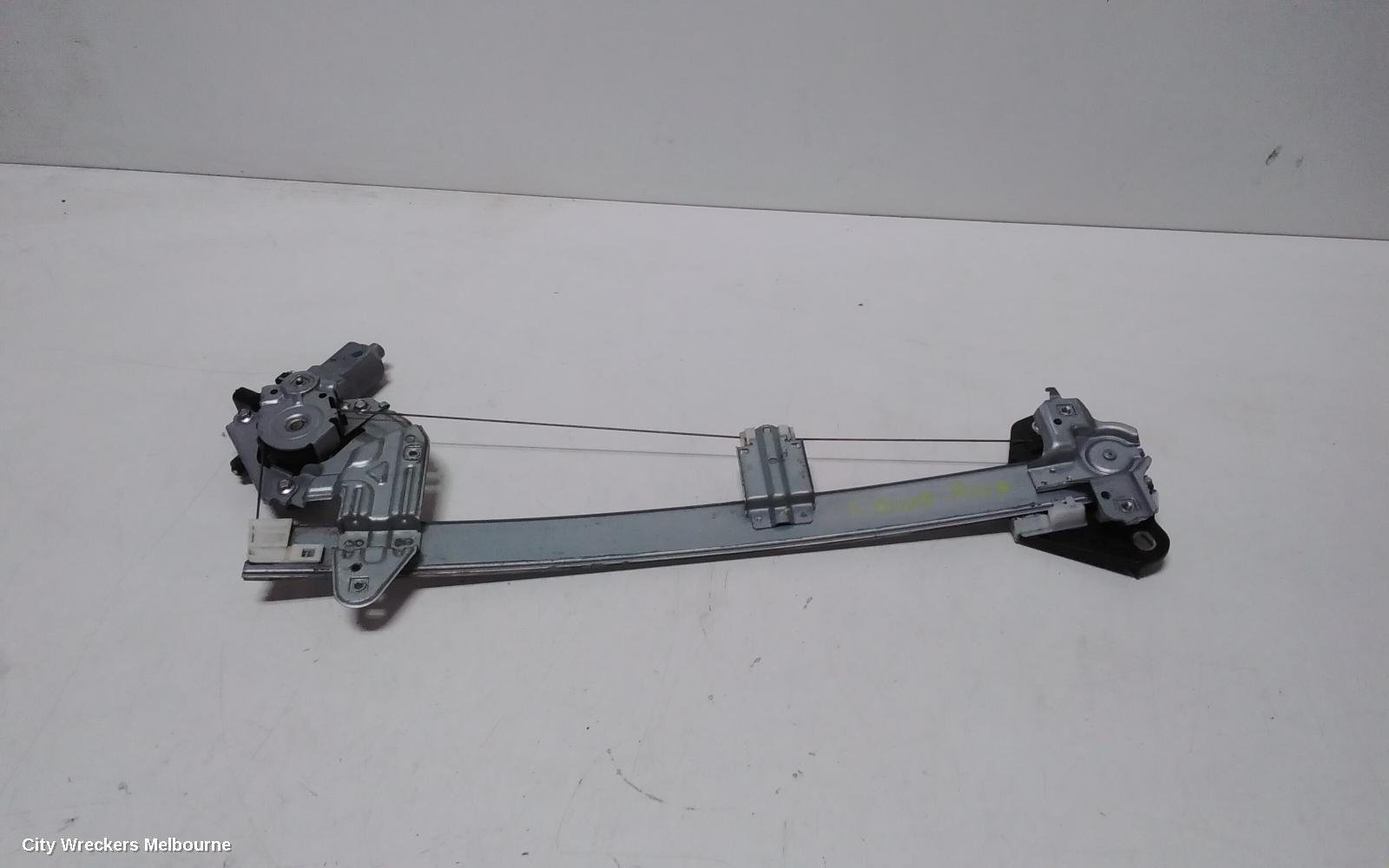 HONDA JAZZ RIGHT FRONT WINDOW REG/MOTOR, GE, POWER, 08/2008 - 06/2014 - Image 1