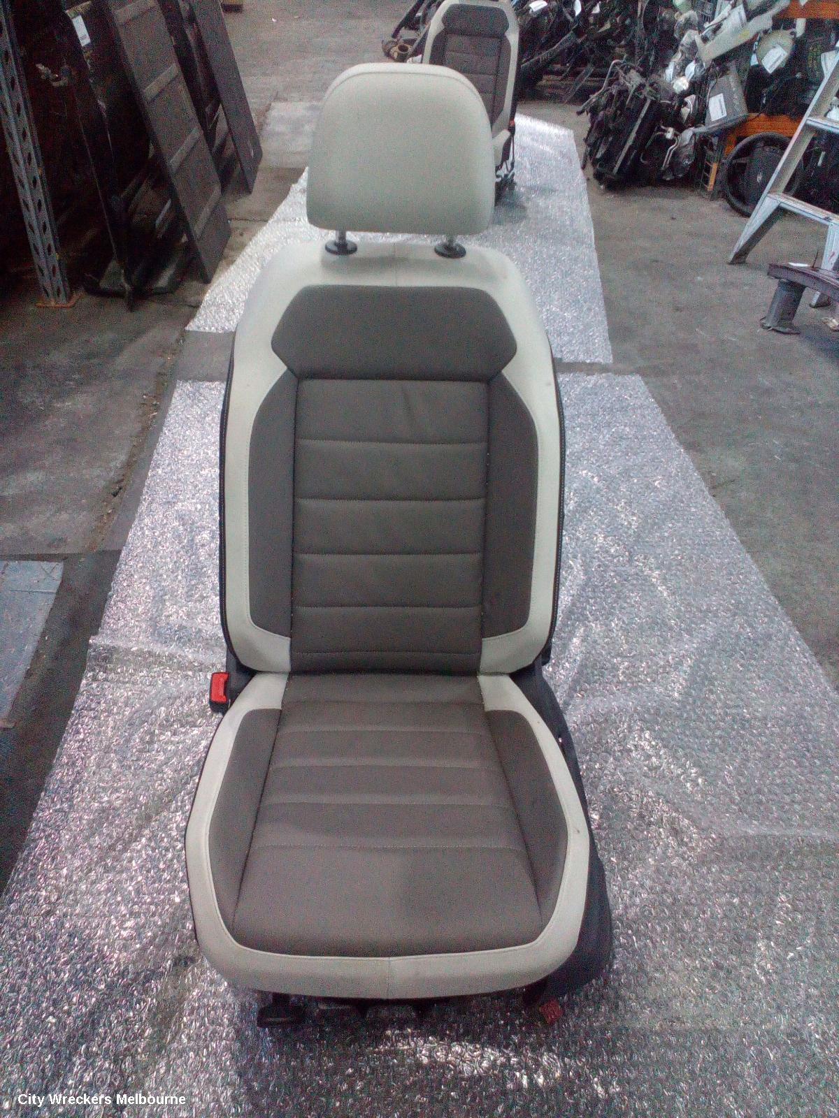 VOLKSWAGEN T-ROC COMPLETE INTERIOR, CLOTH, A1, 03/2020 ONWARDS - Image 2