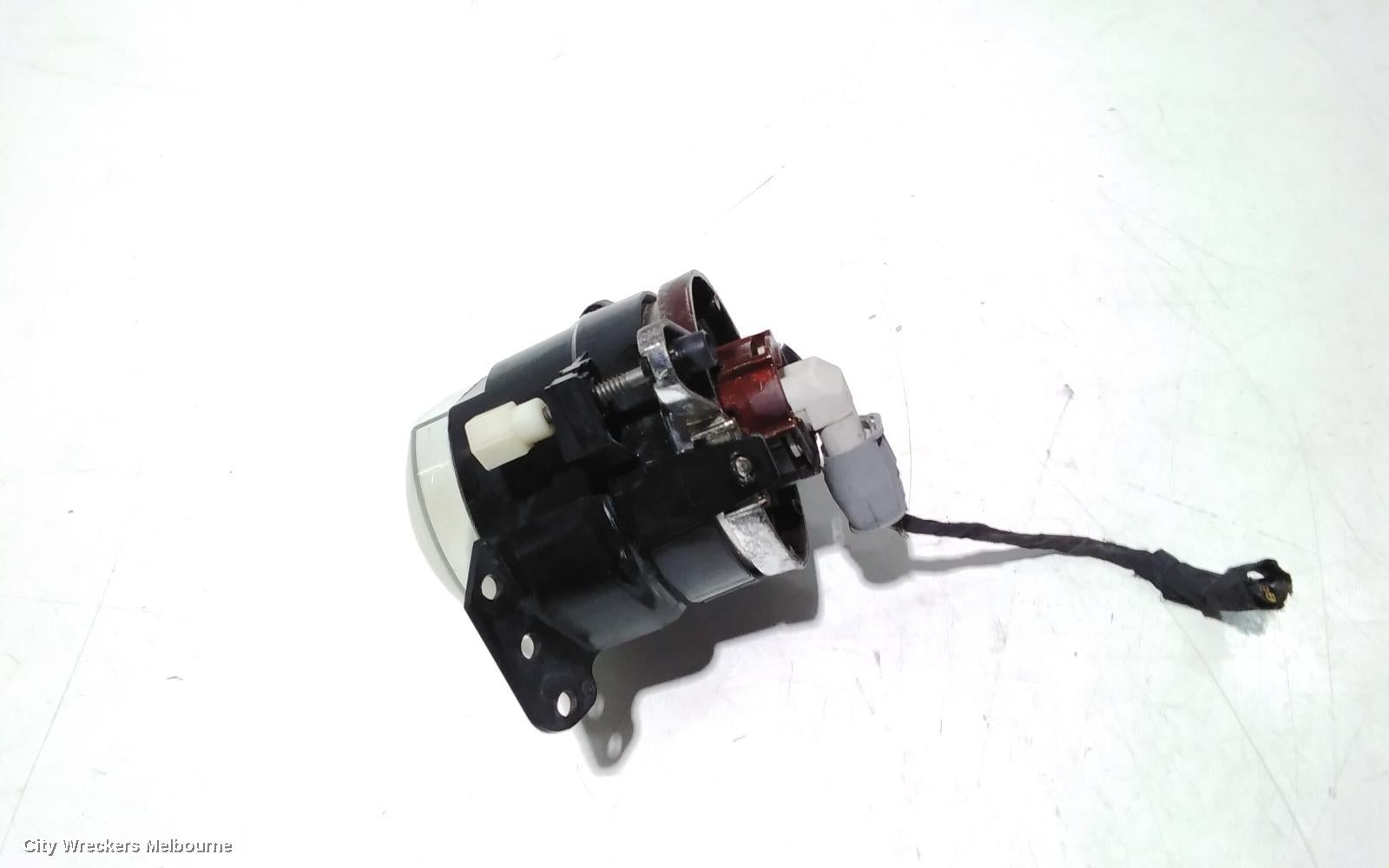 BMW 5 SERIES RIGHT INDICATOR/FOG/SIDE, BUMPER FOGLAMP, E60/E61, NON M SPORT TYPE, 10/2003 - 05/2007 - Image 3
